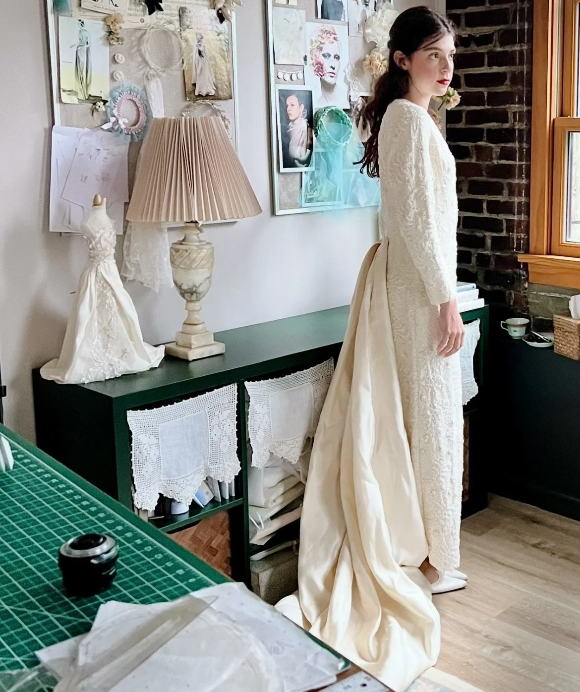 Blending Eras 💖 
1960s sleek meets 1950s drama✨Who says you have to pick one decade? 

#vintageweddingdress #vintagebridal #bespokebride #modernvintage