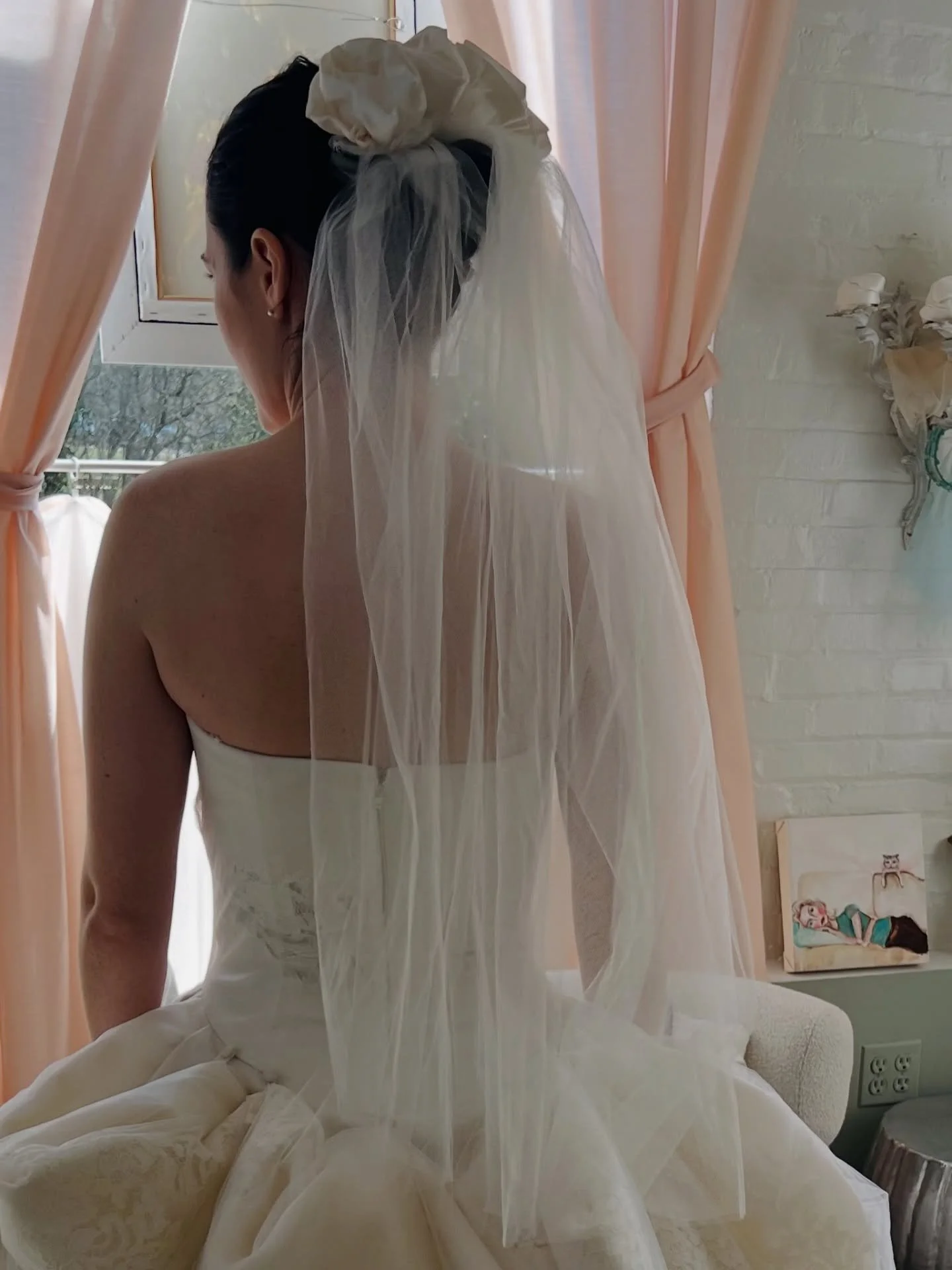 The ultimate finishing touch. ☁️ From restoring vintage lace to crafting custom silhouettes, we specialize in veils that tell a story. Because nothing completes the bridal vision like a piece made just for you. 

#vintageveil #customveil #bespokebrid