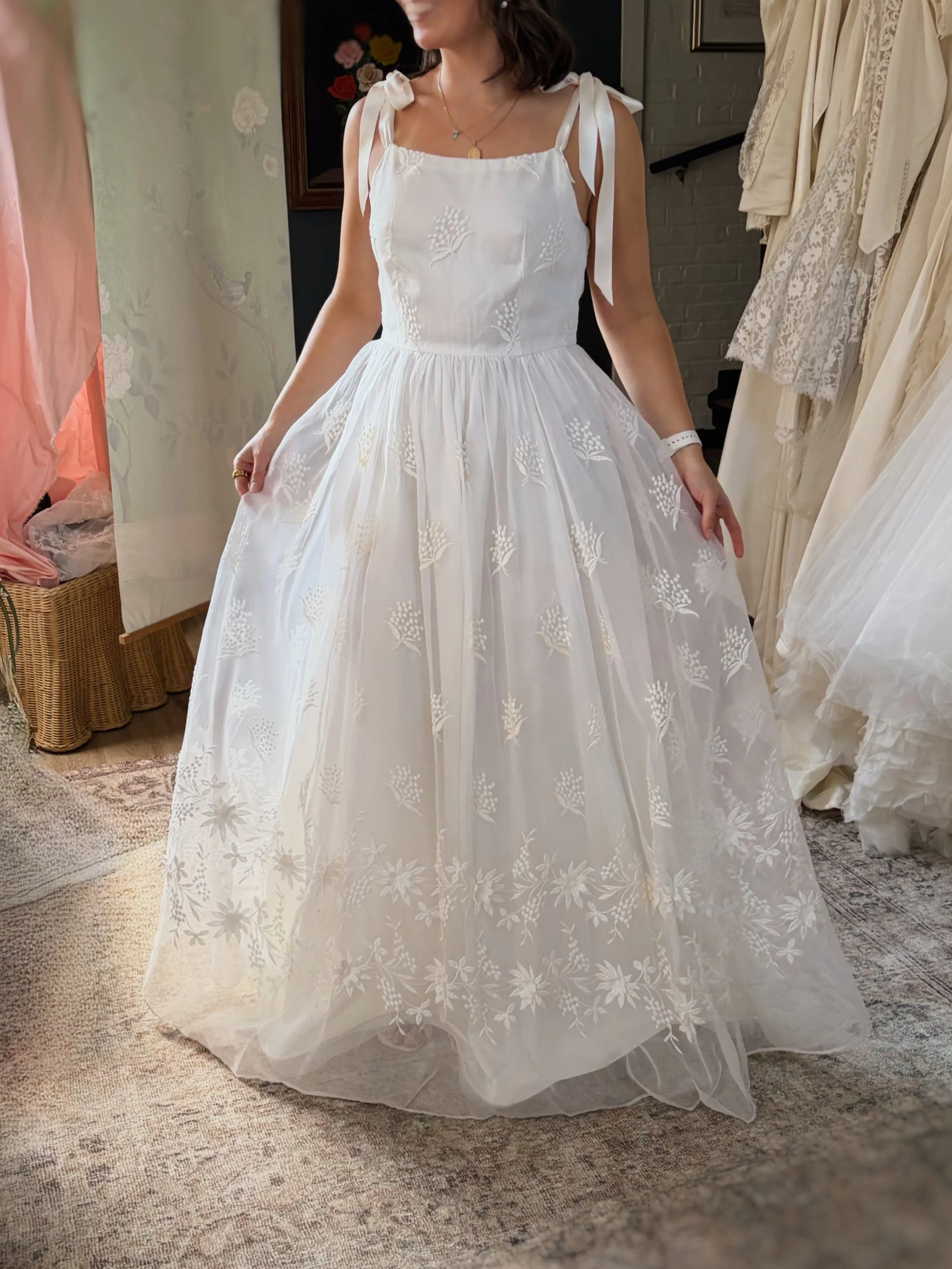 Catching the last golden light in layers of diaphanous silk organza, delicate Chantilly lace, and weightless tulle. As summer winds down, these ultra-light textures remain timeless. ✨

#vintageweddingdress  #custombride #etherealwedding