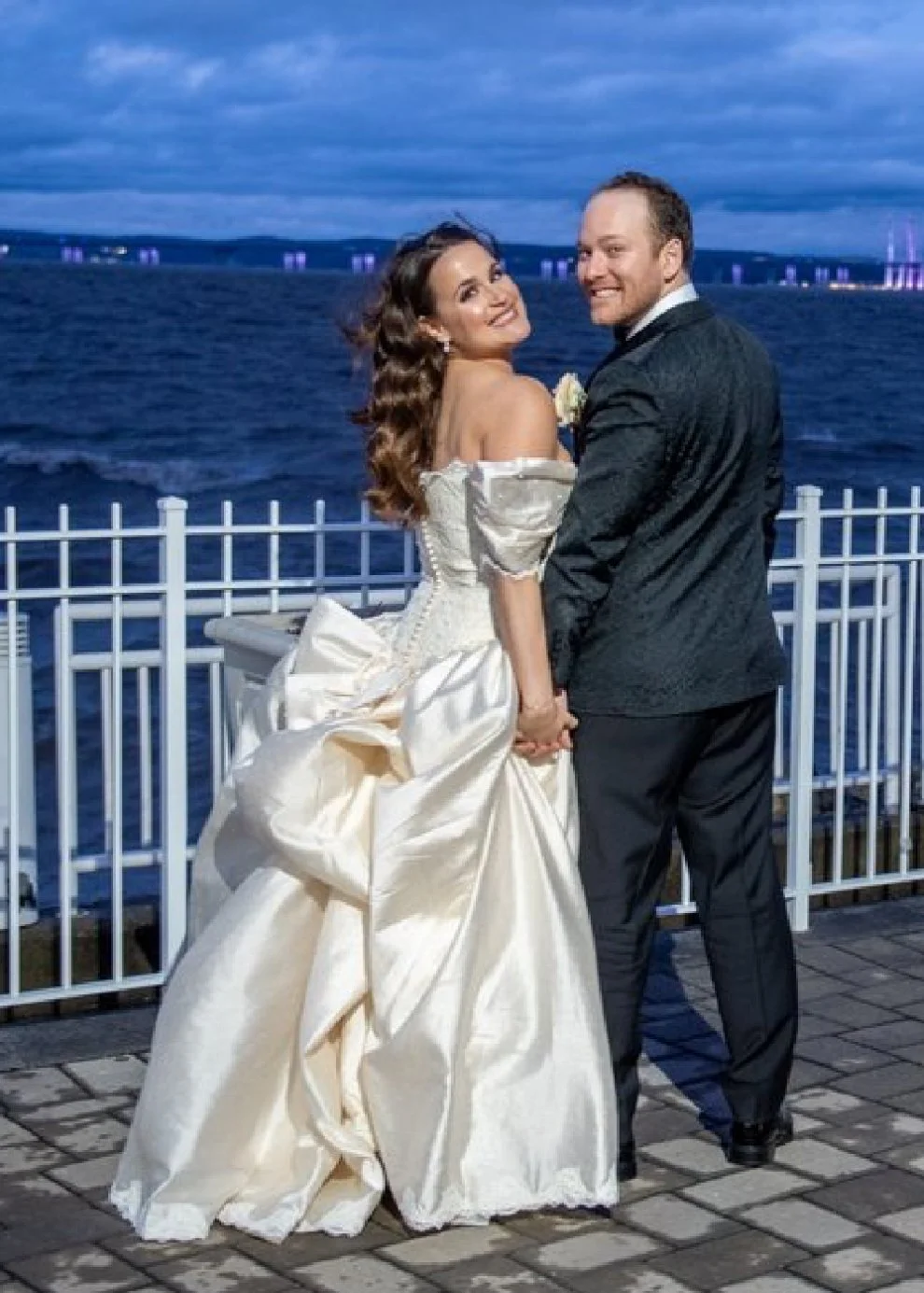 Bride wears her mother's revamped 1980s wedding dress