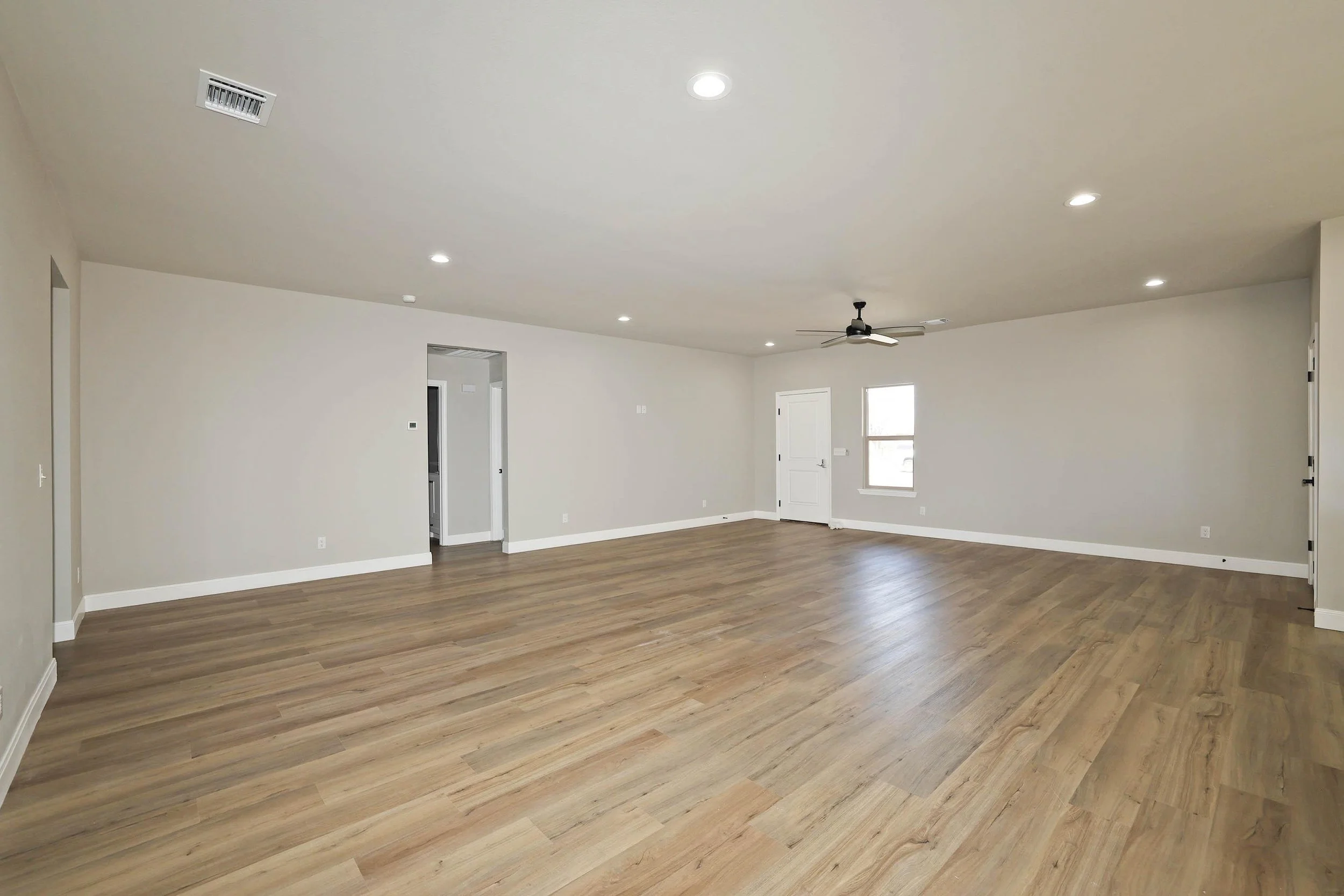 7-Living Area.jpg