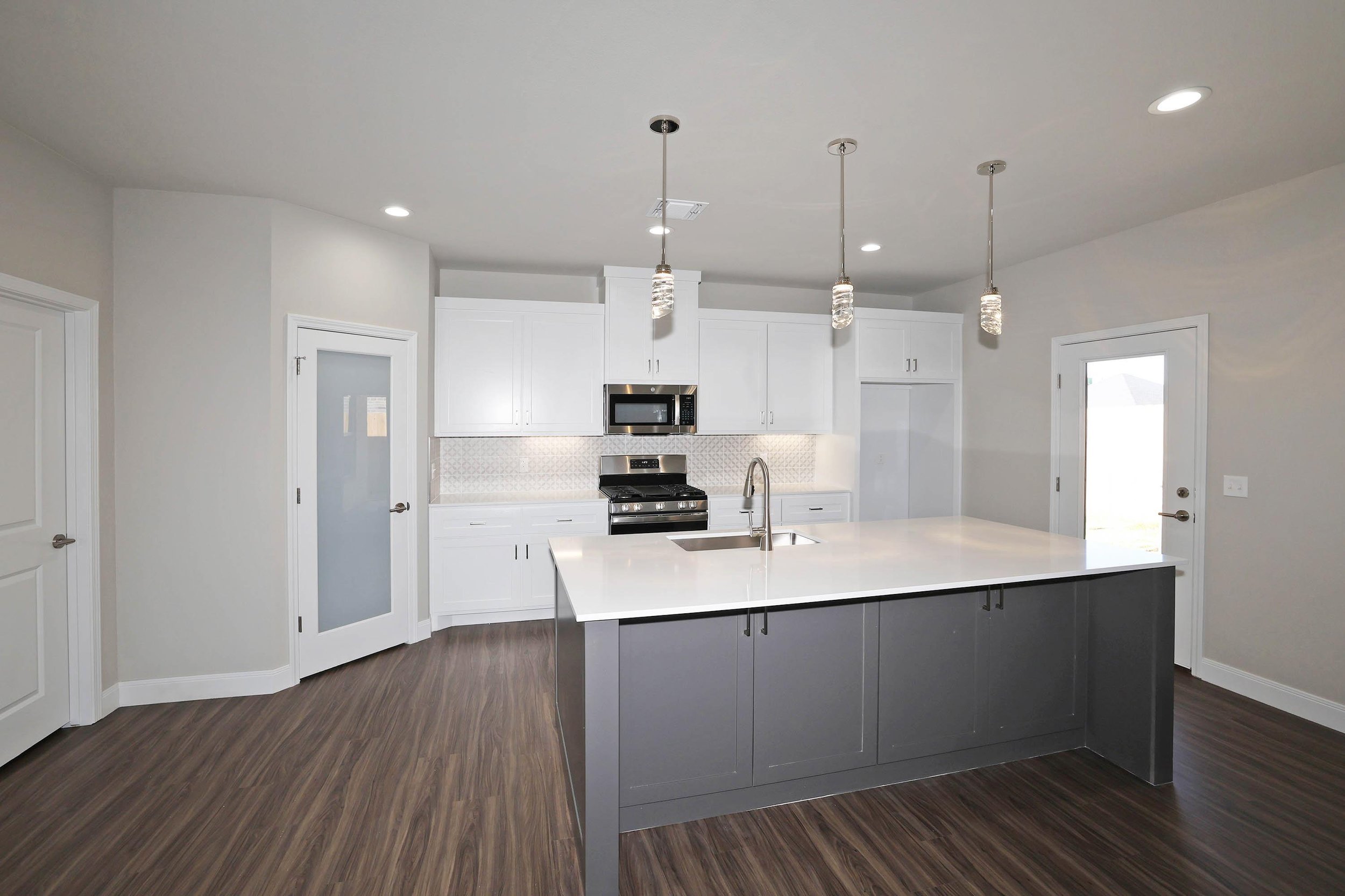 5-Kitchen.jpg