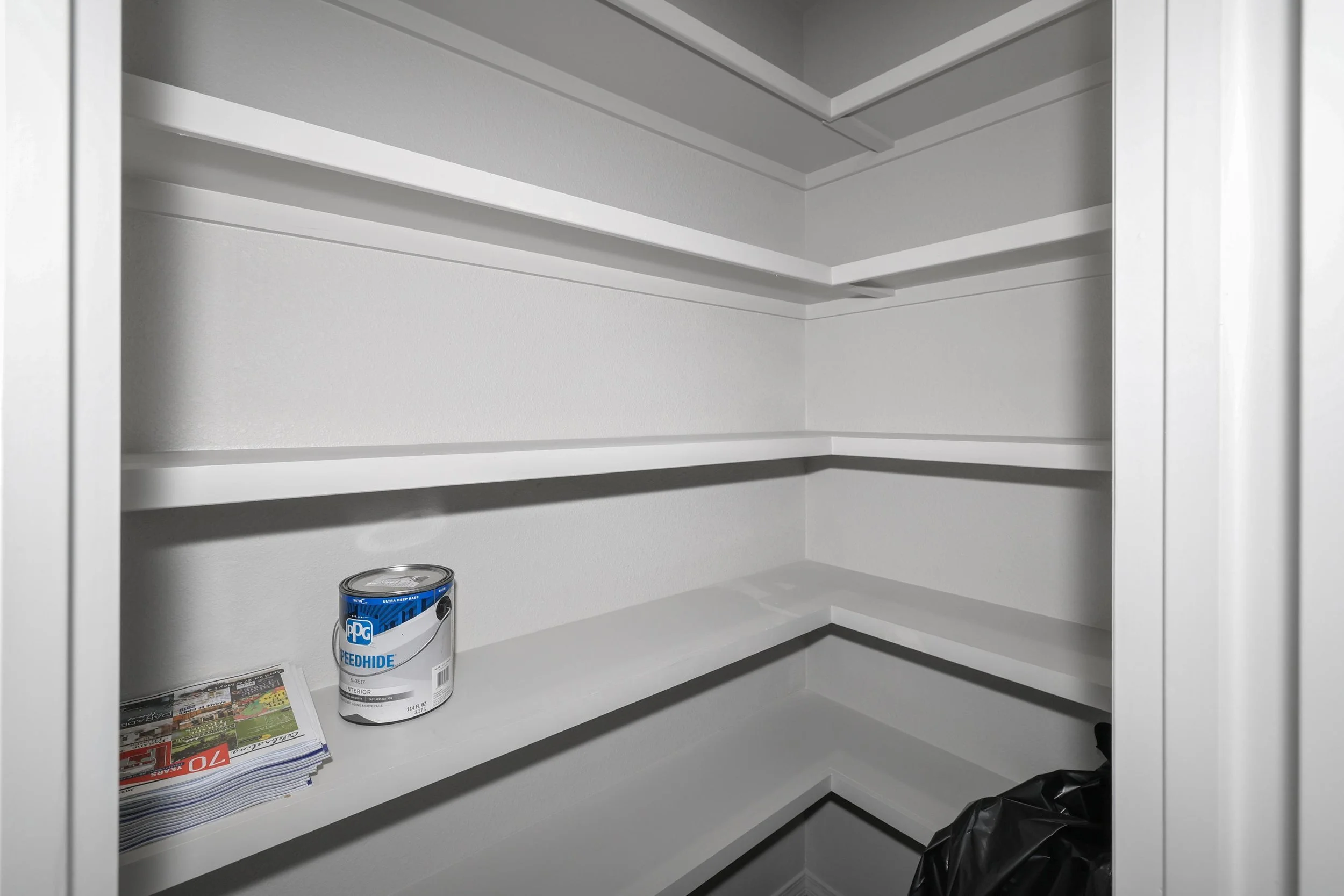 10-Kitchen Pantry.jpg