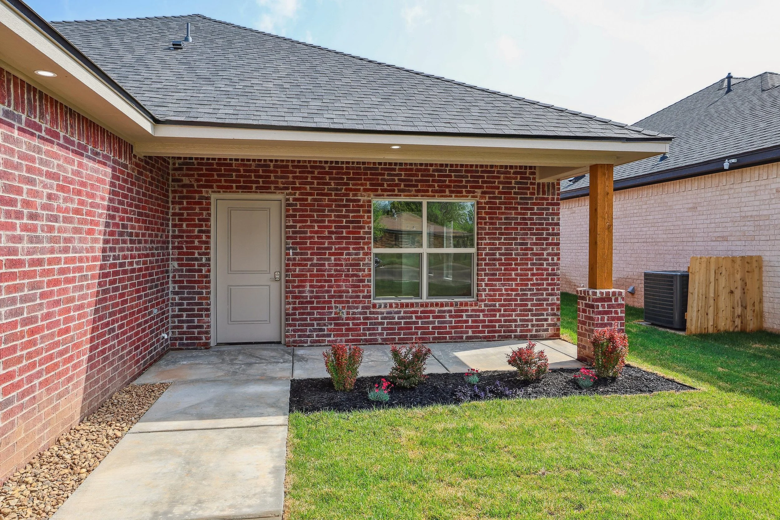 4705 Front Porch.jpg