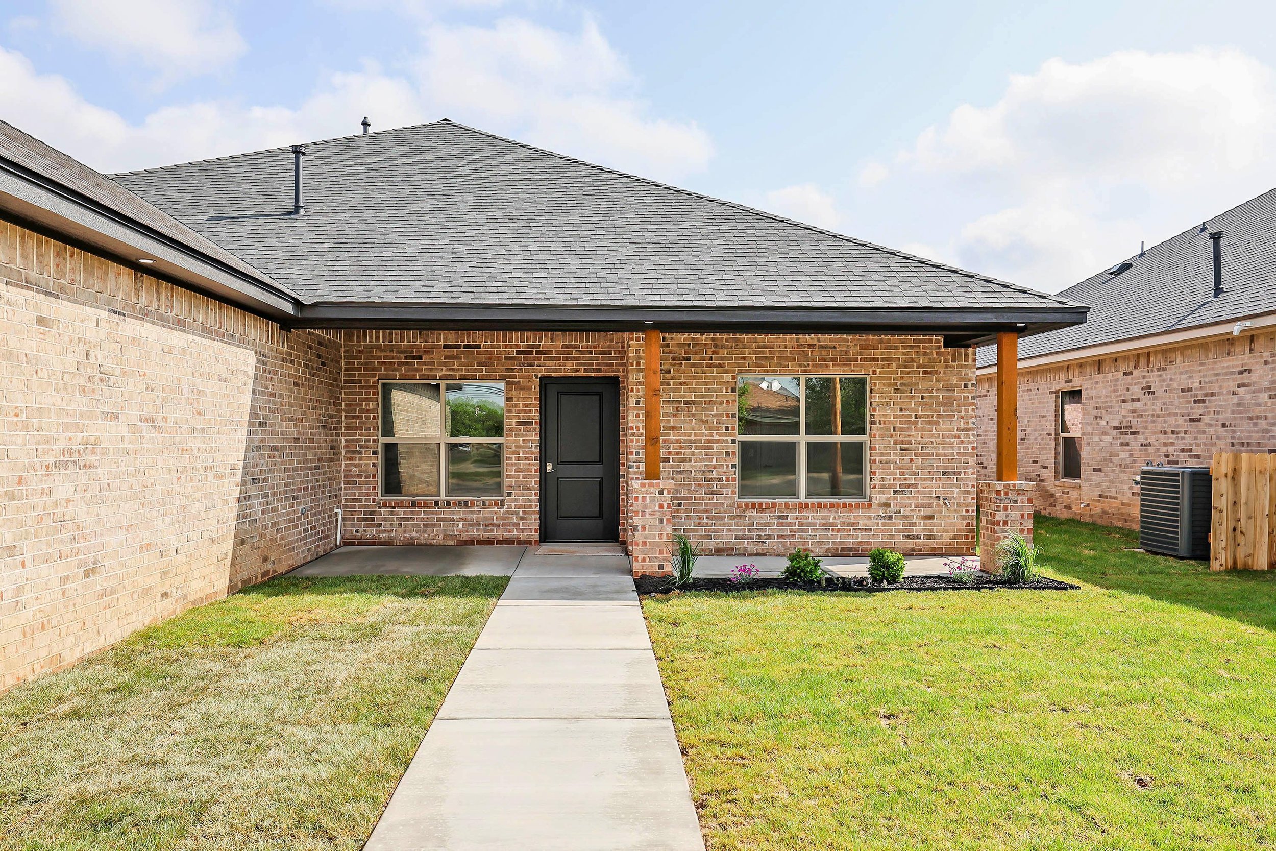 4711 Front Porch.jpg