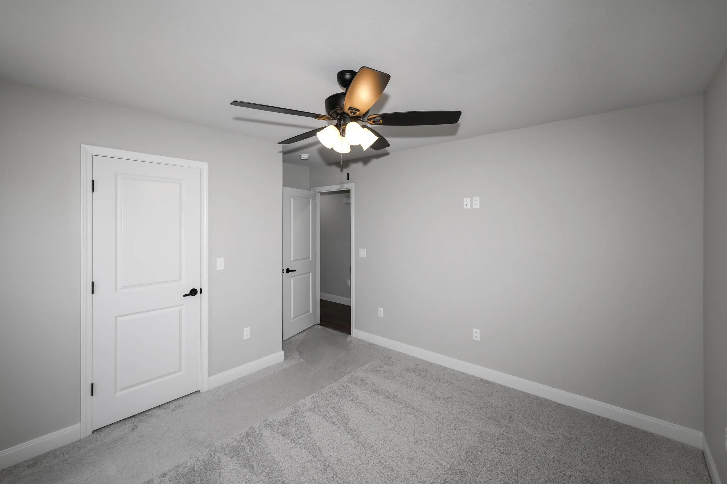 17-2nd Bedroom.jpg