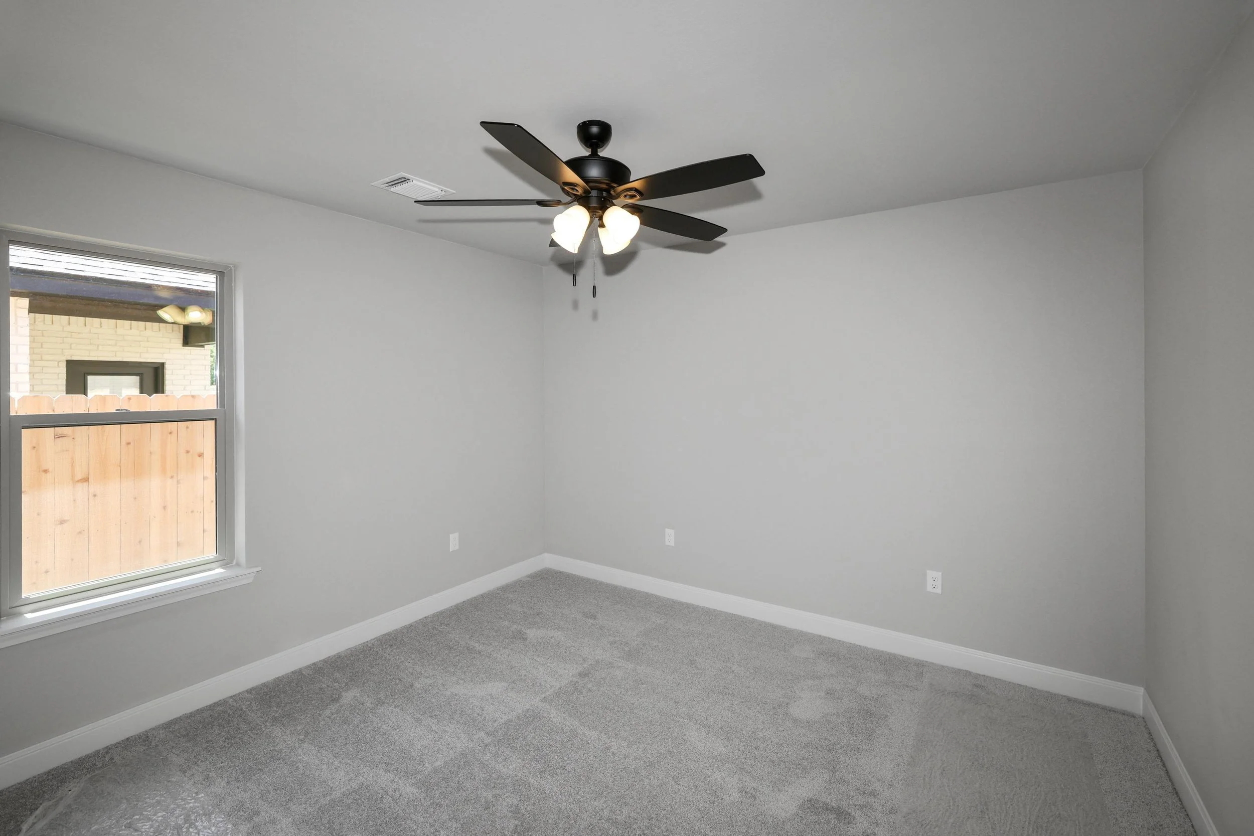 18-3rd Bedroom.jpg