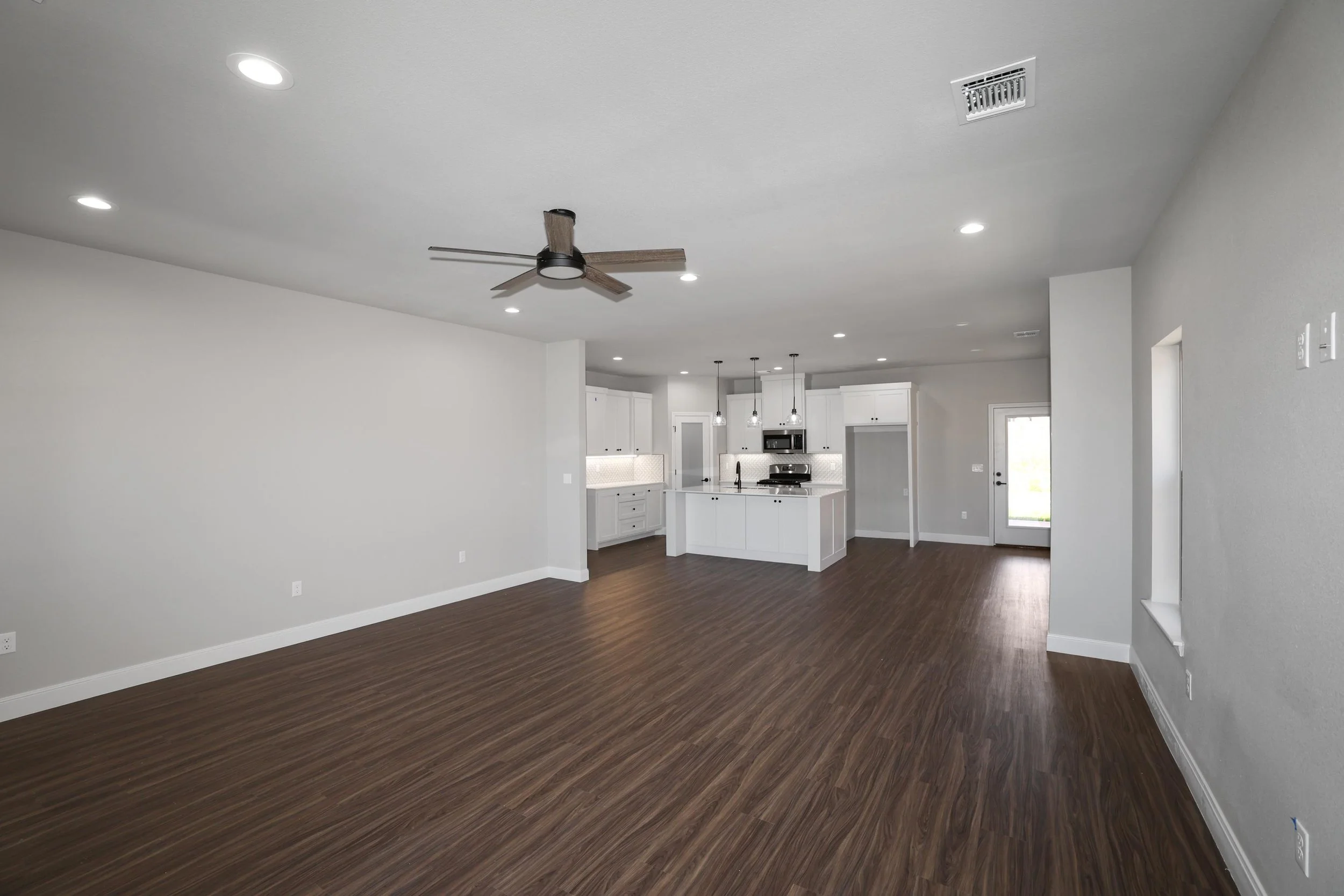 5-Living Area.jpg