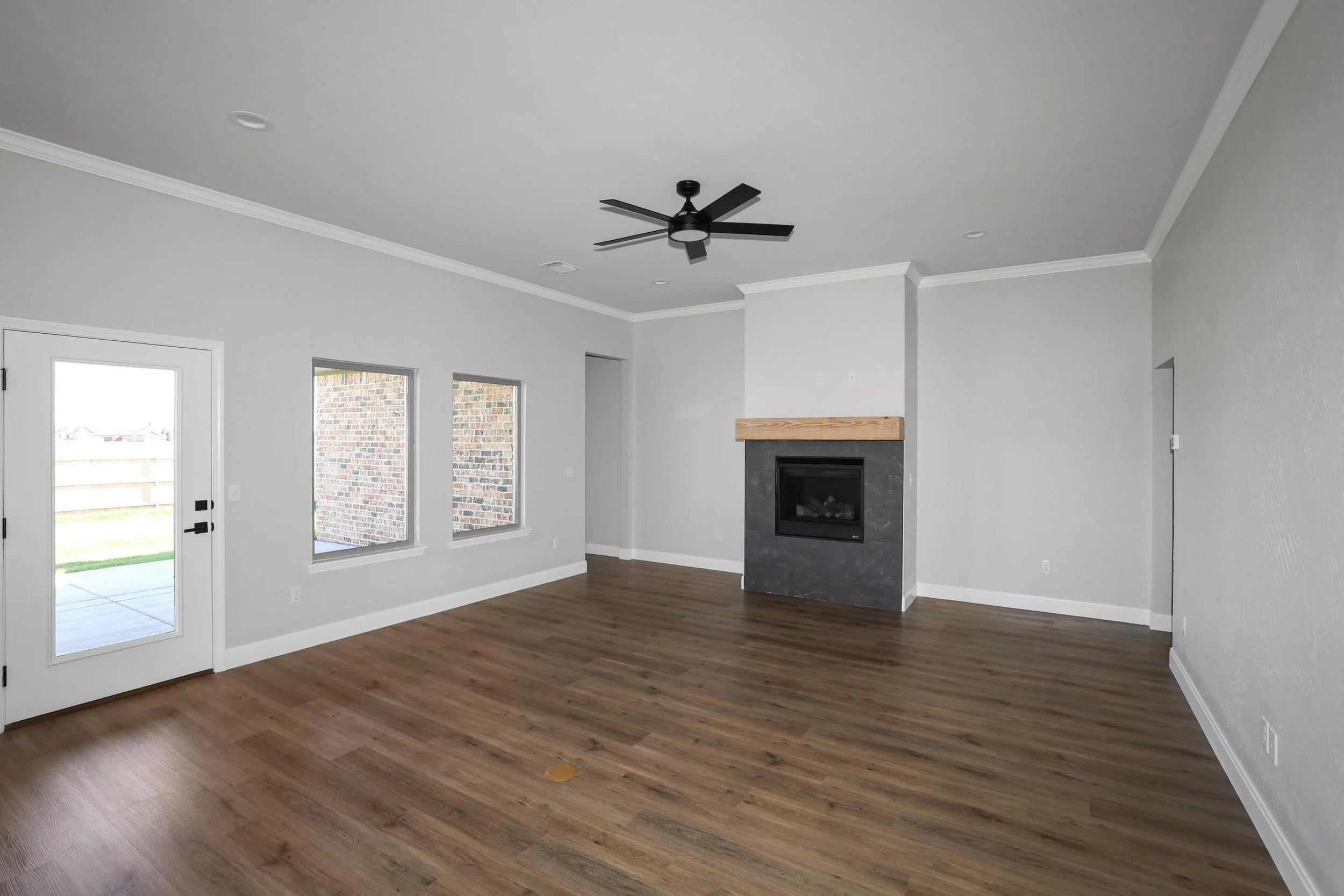 3-Living Area.jpg