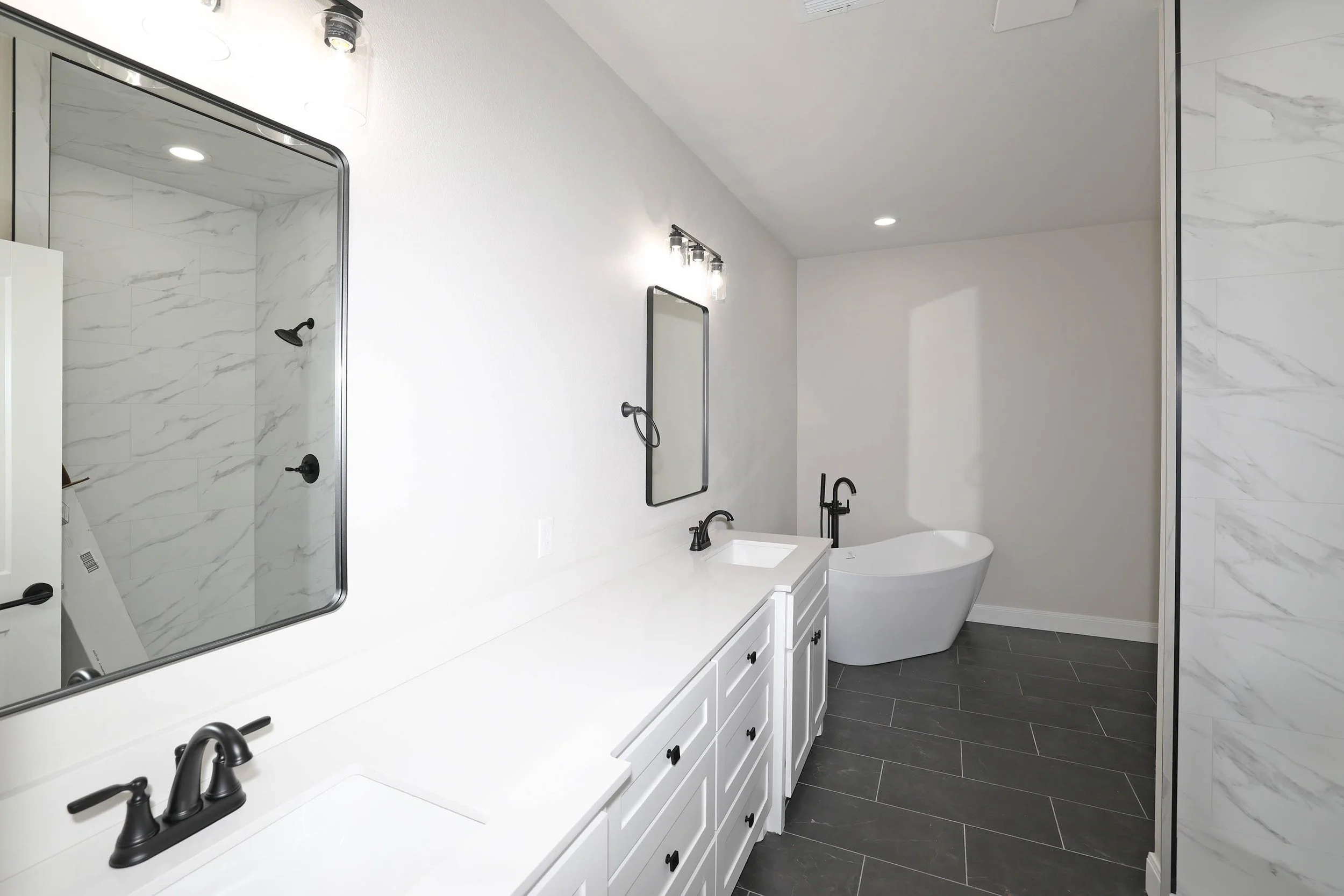 12-Primary Bath.jpg