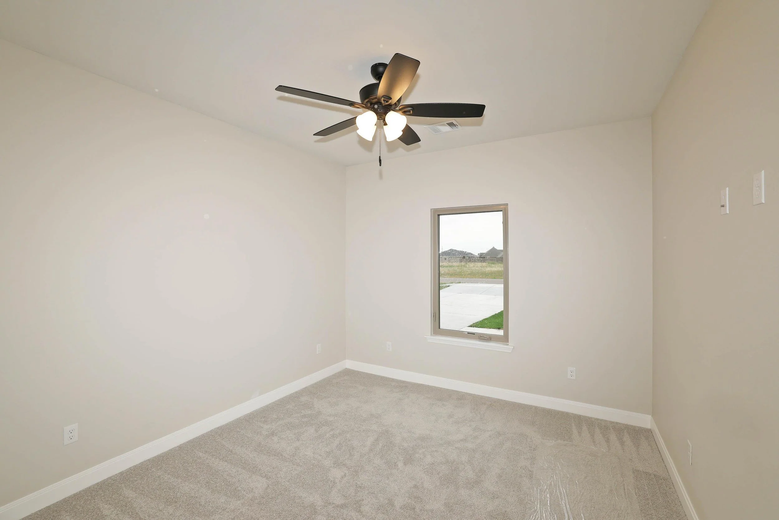 17-2nd Bedroom.jpg