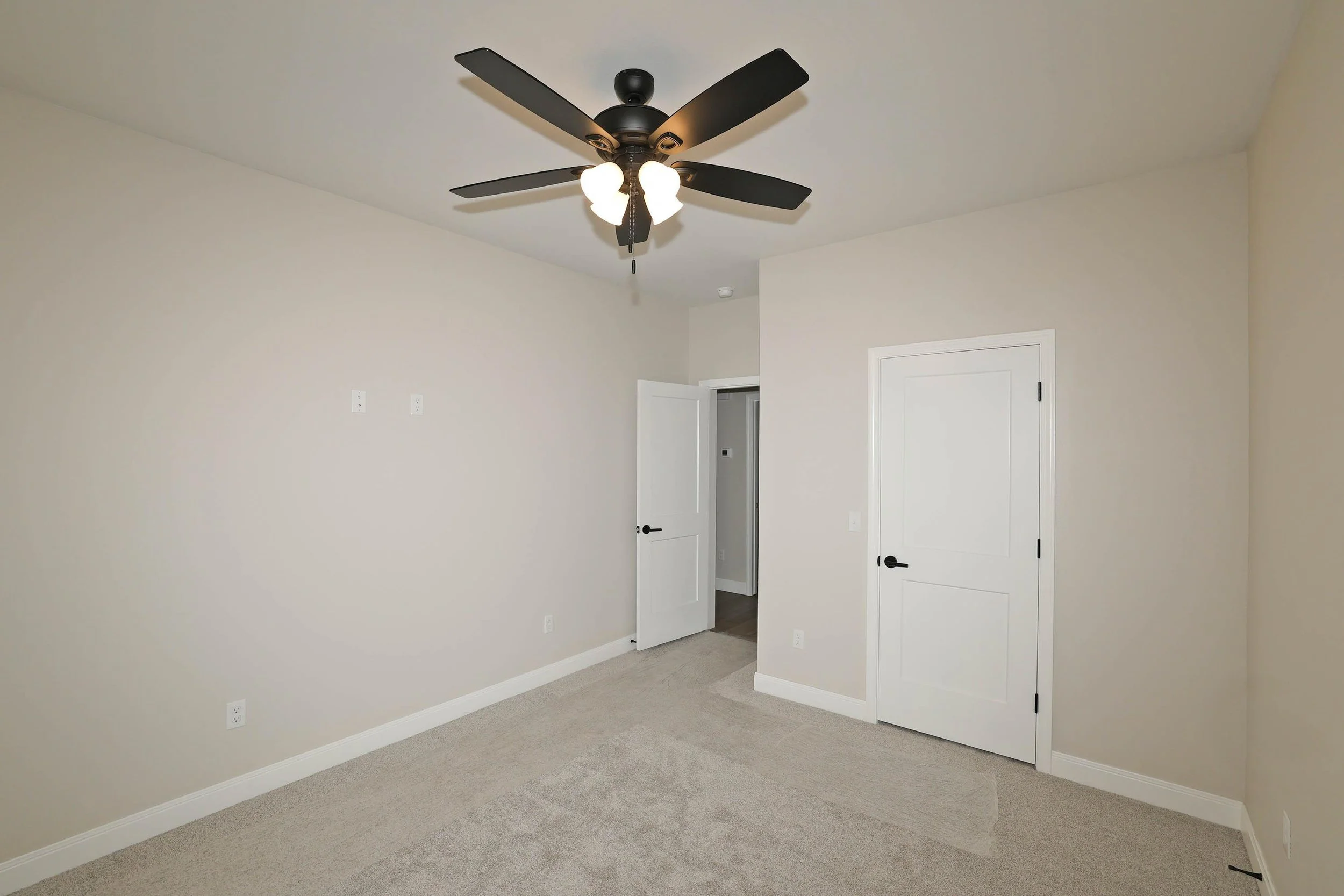 18-2nd Bedroom.jpg