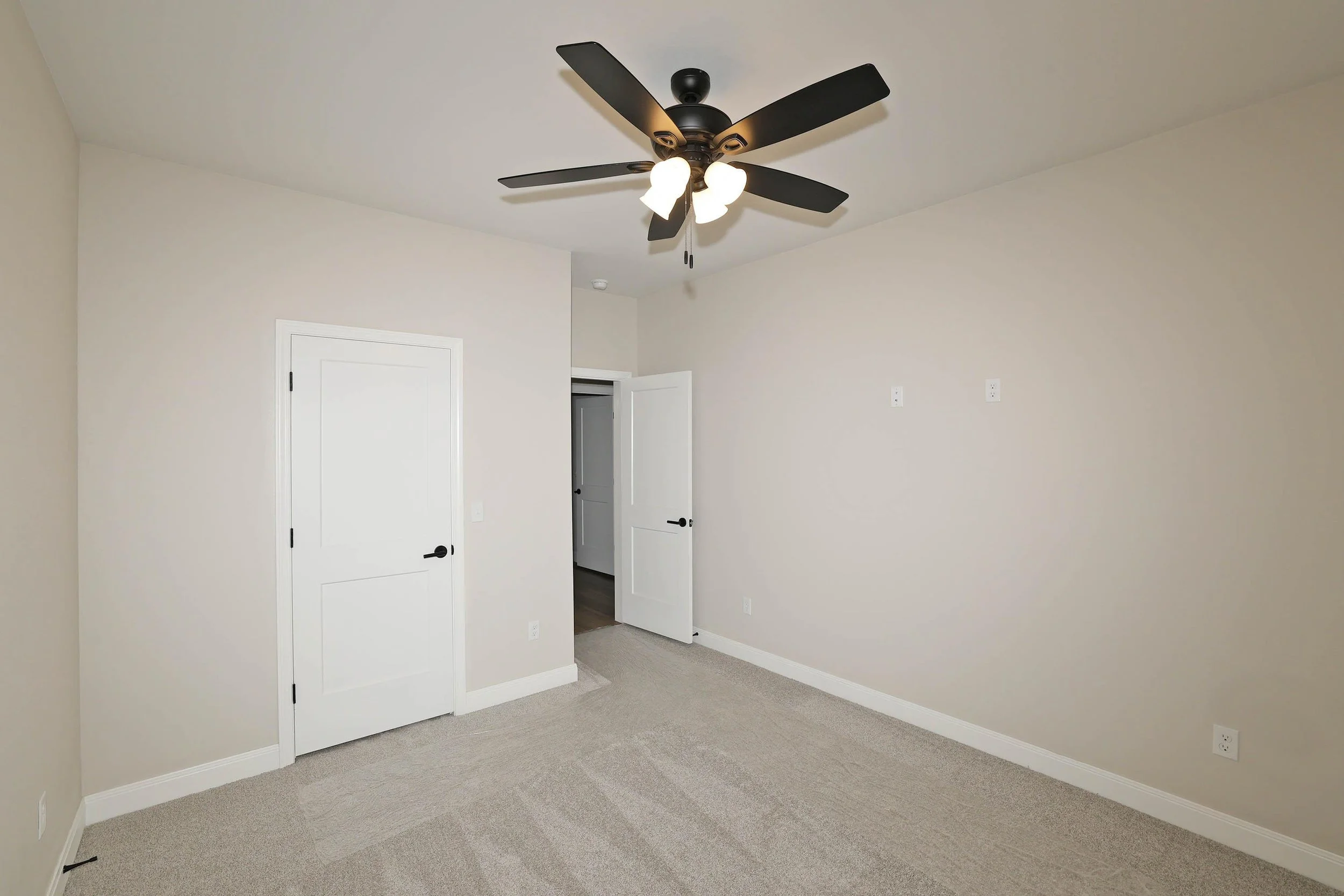 20-3rd Bedroom.jpg