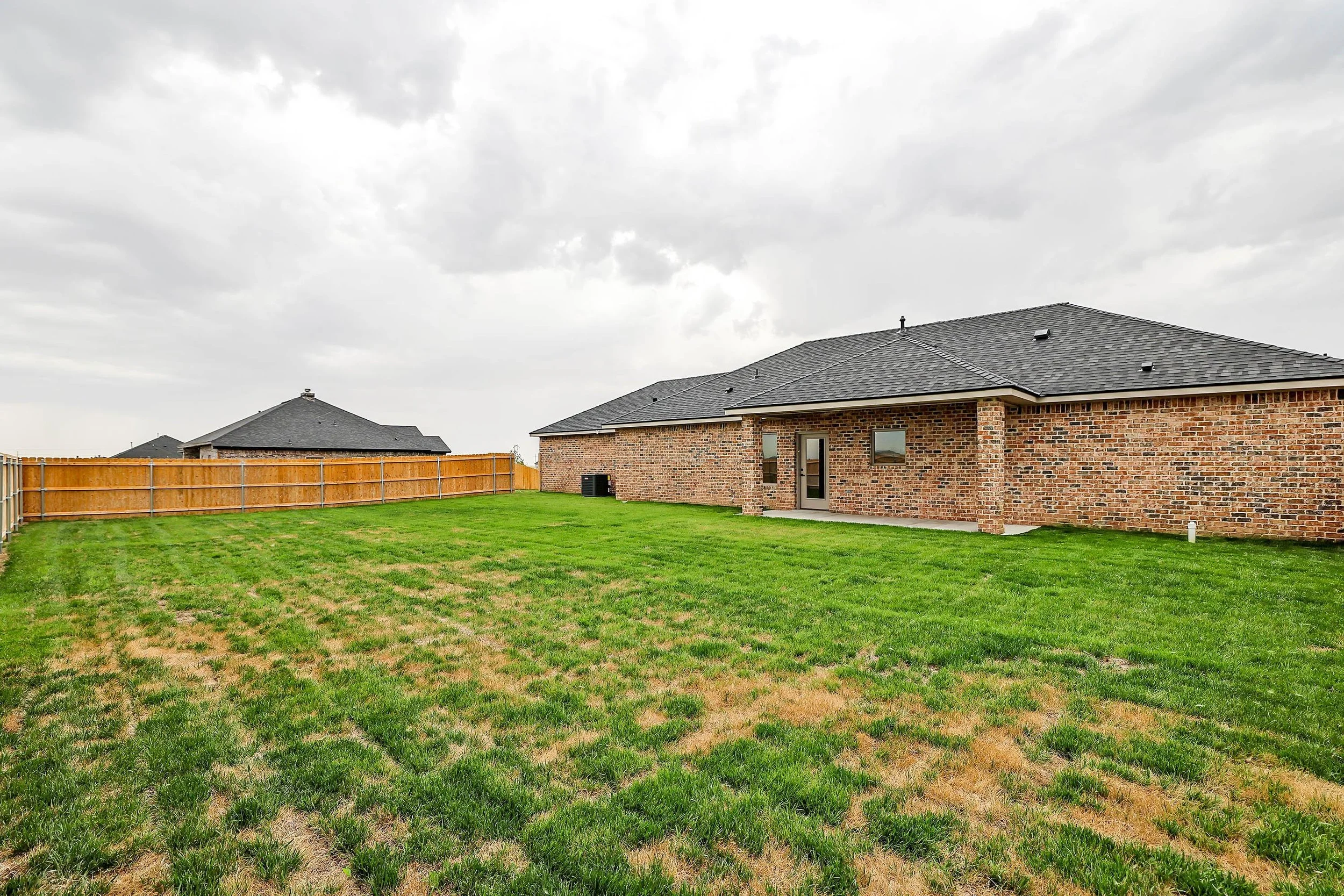 24-Backyard.jpg