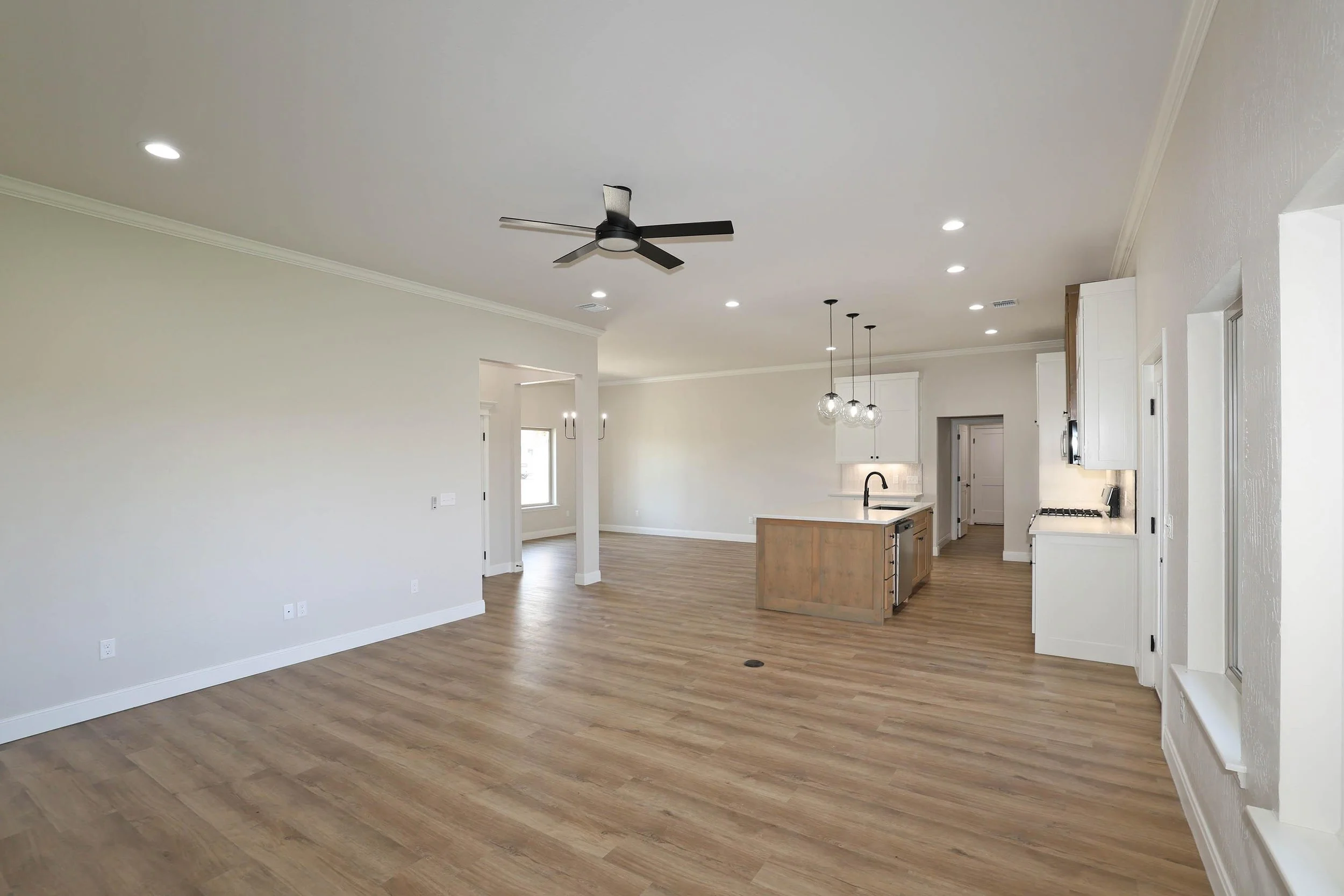 6-Living Area.jpg