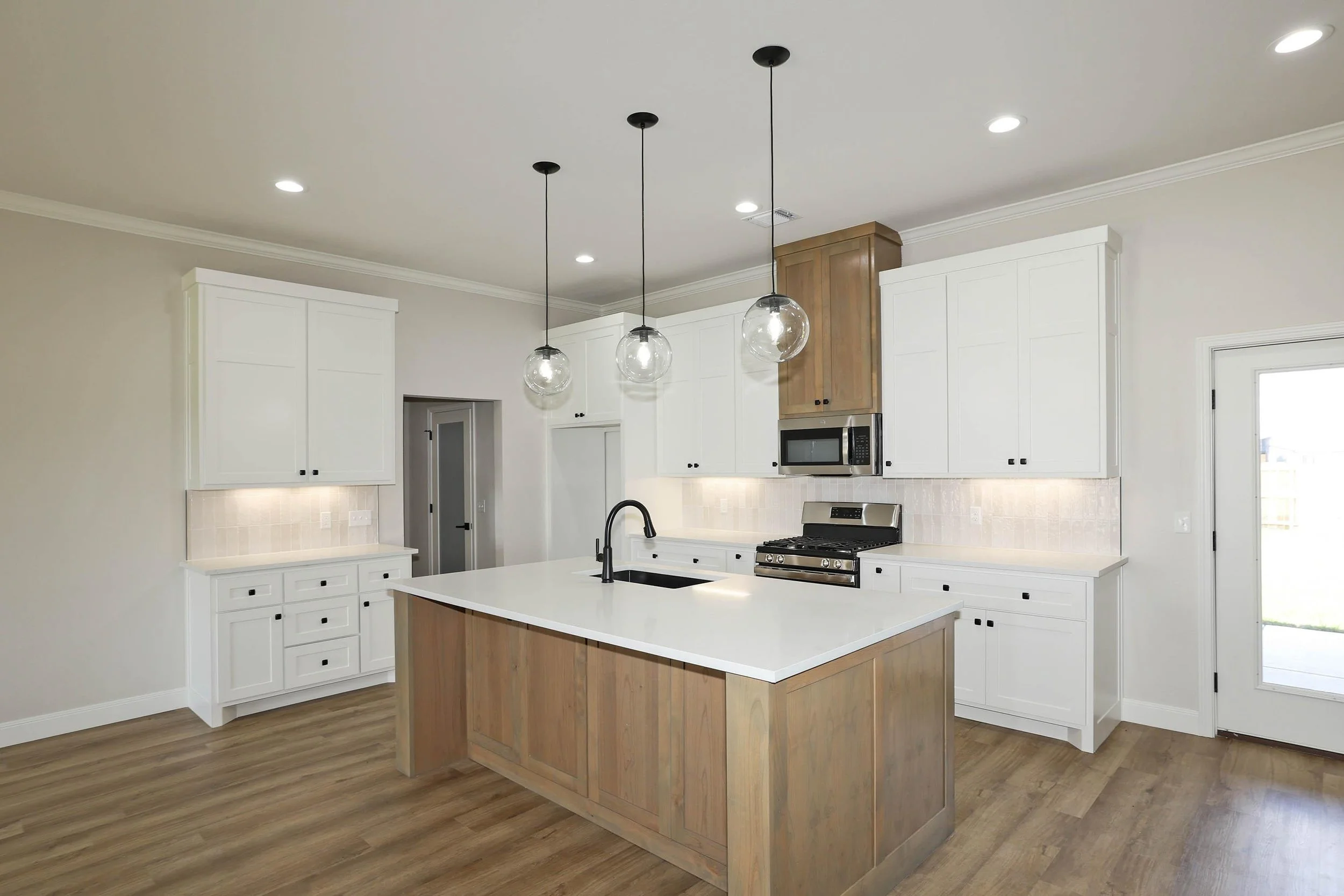 7-Kitchen.jpg