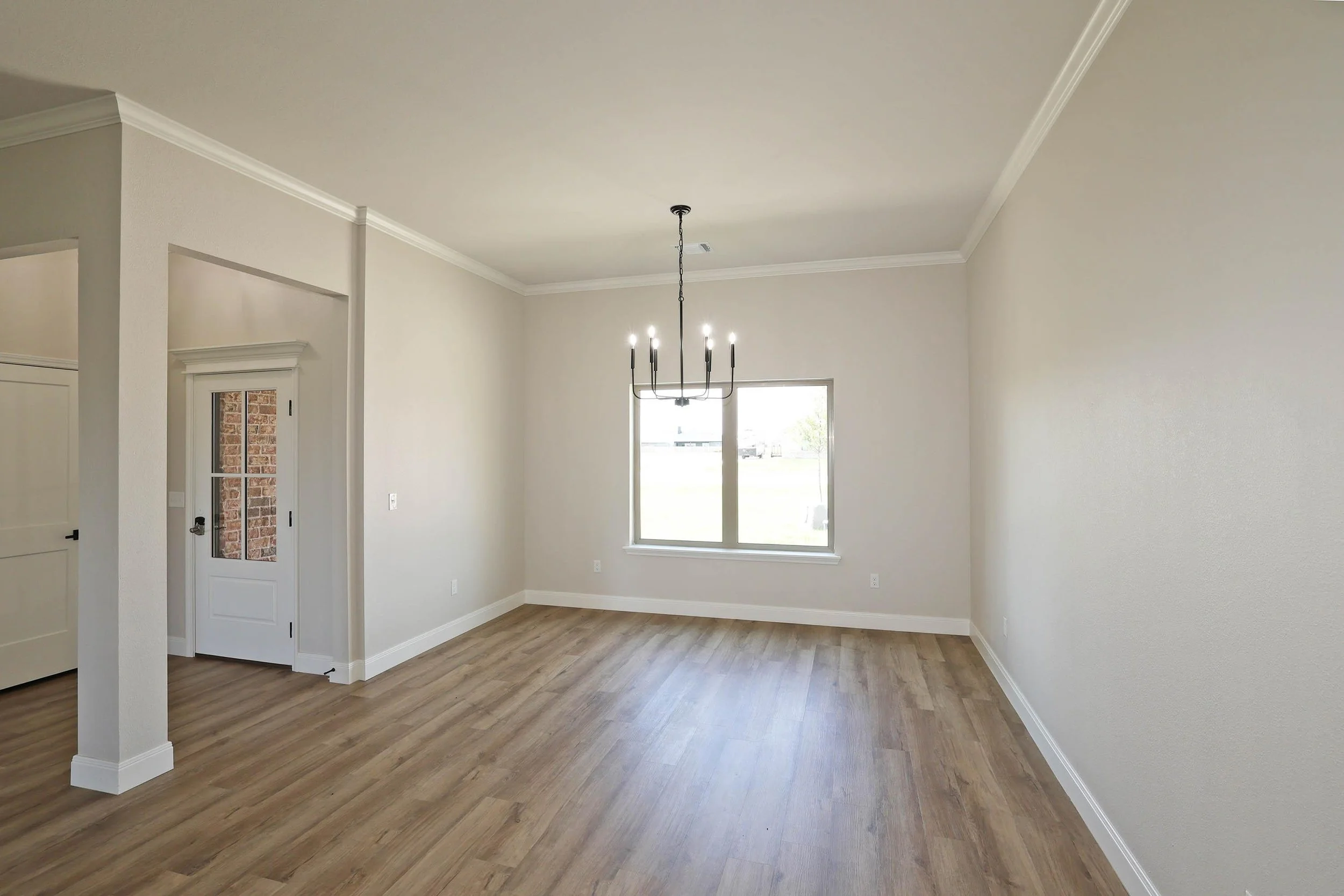 9-Dining Area.jpg