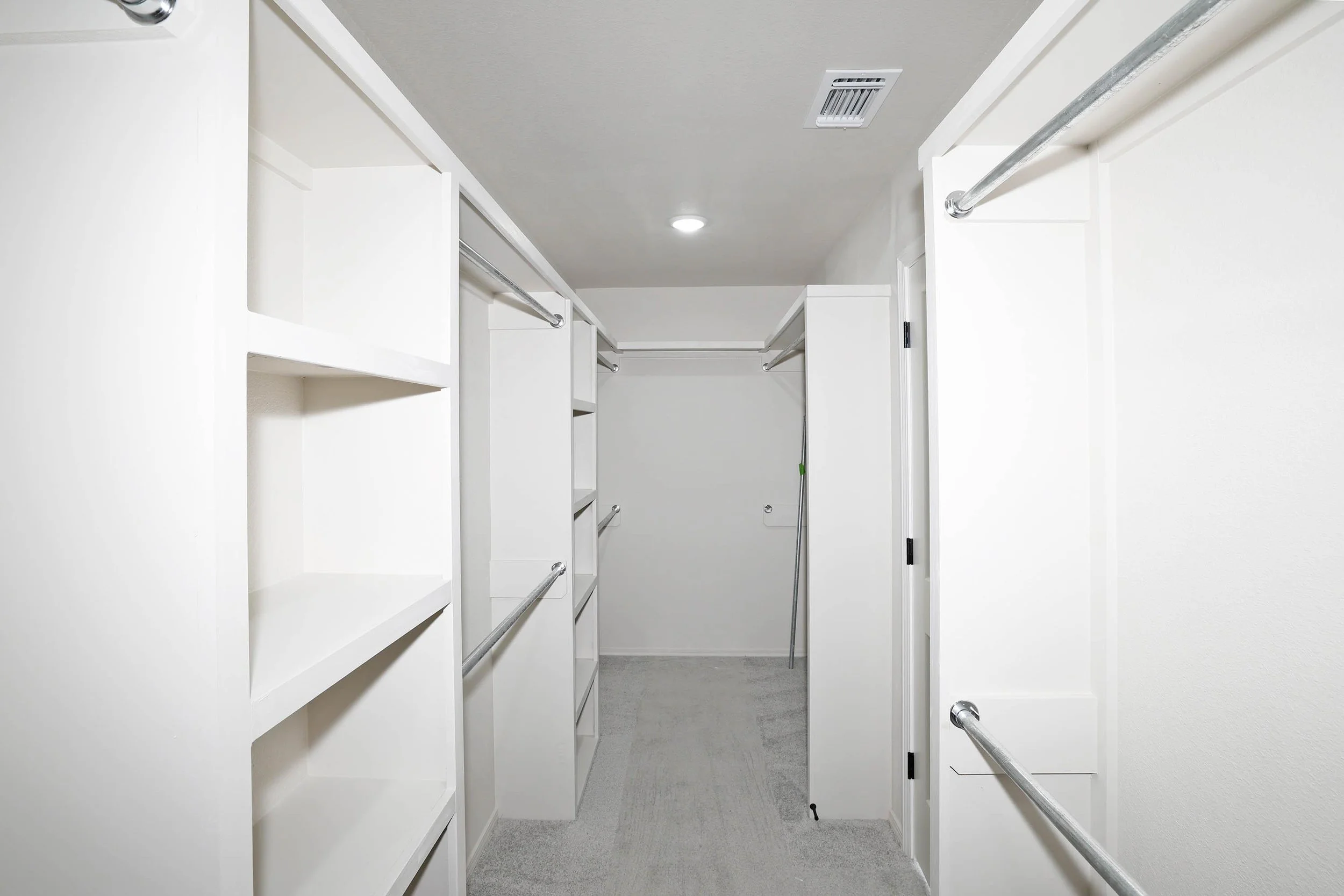 16-Primary Closet.jpg