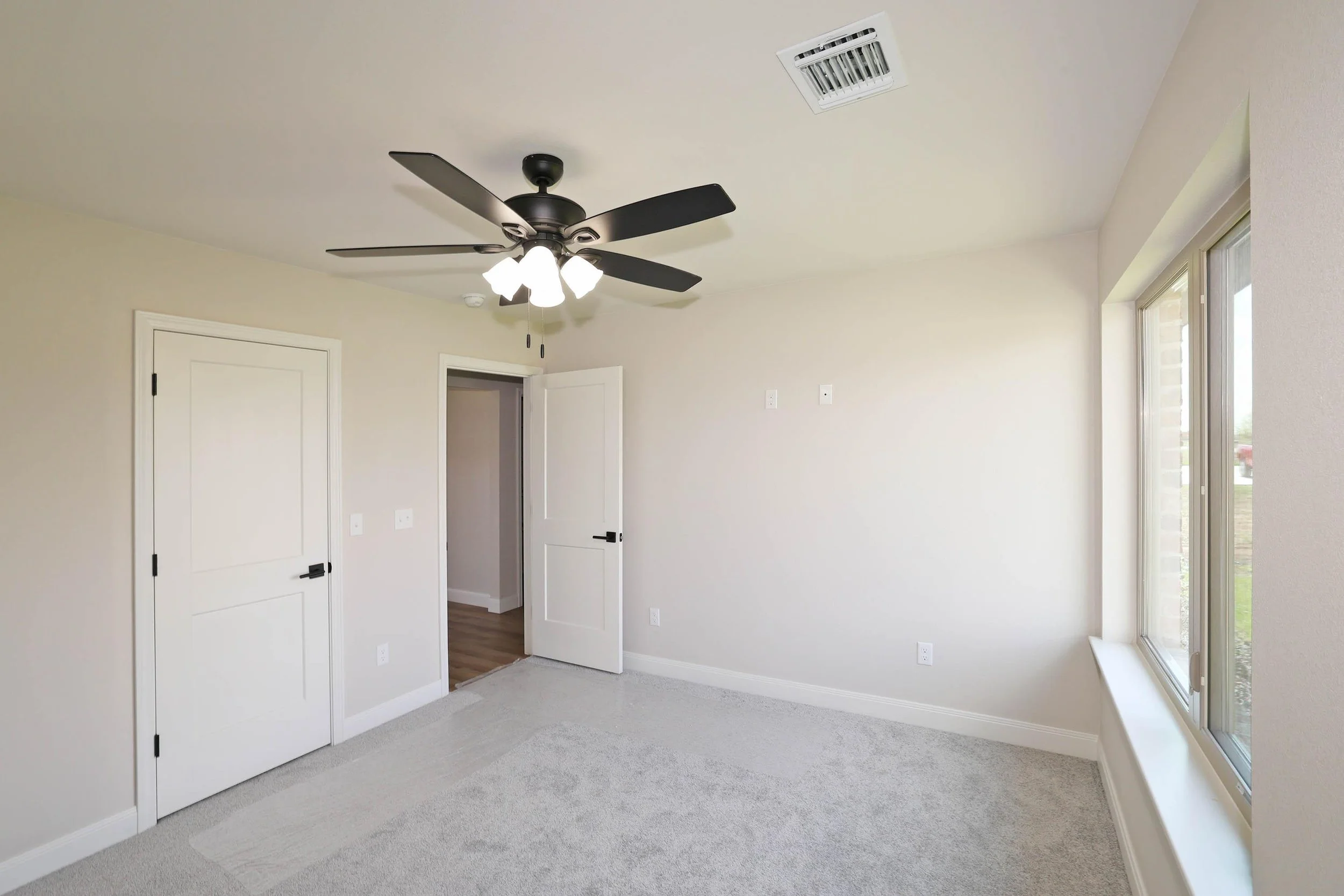 20-3rd Bedroom.jpg