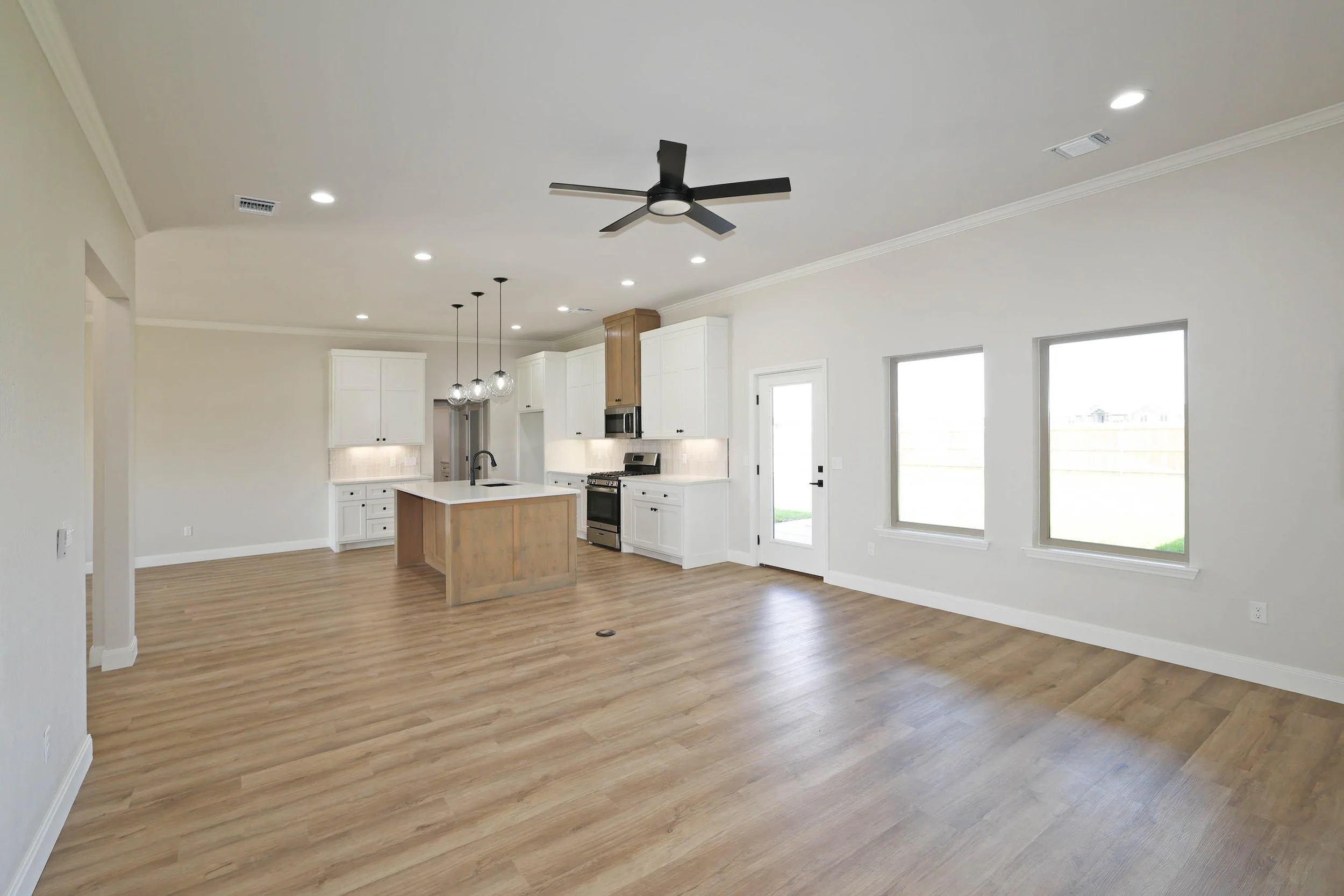 5-Living Area.jpg