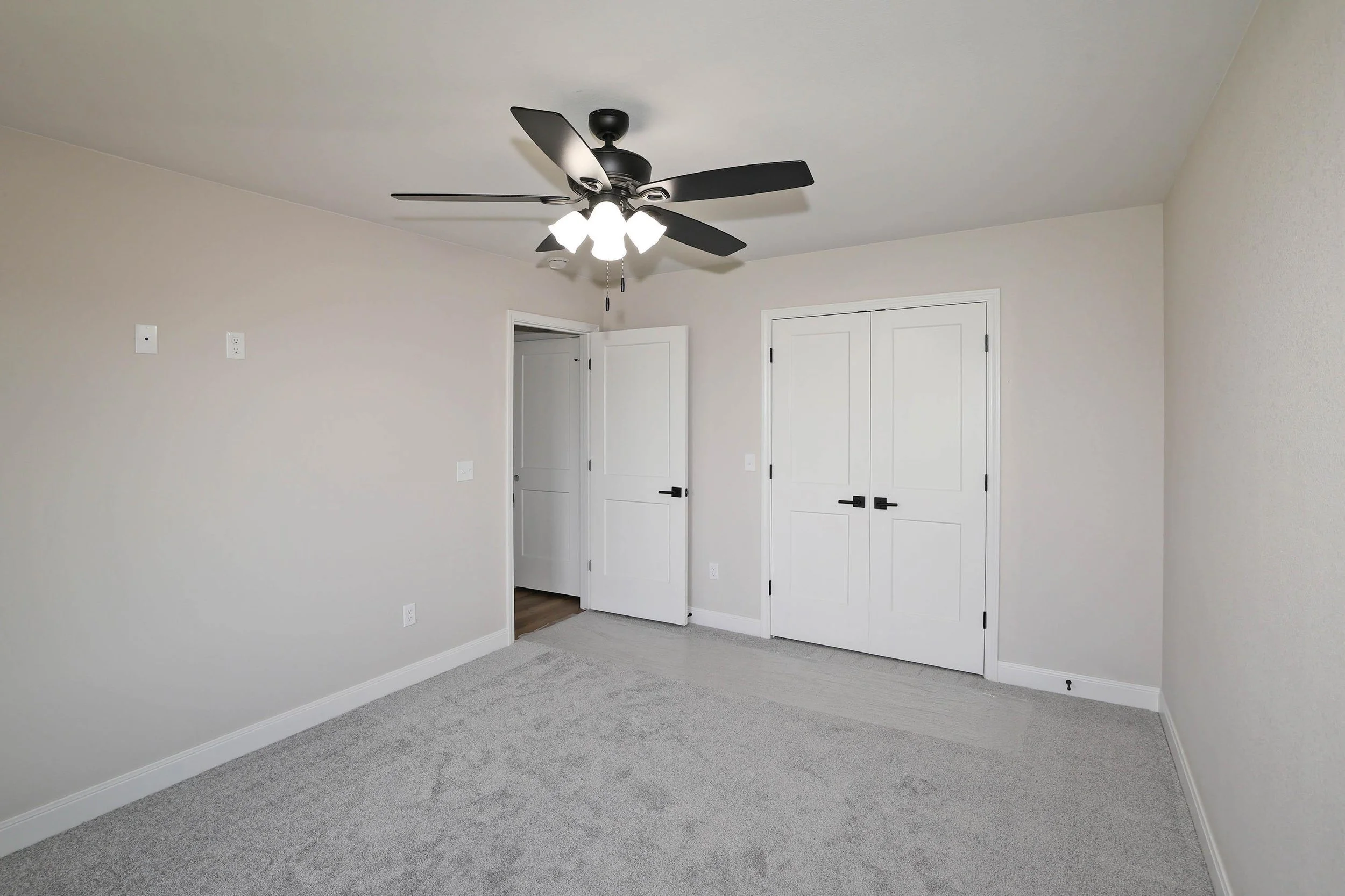 18-2nd Bedroom.jpg