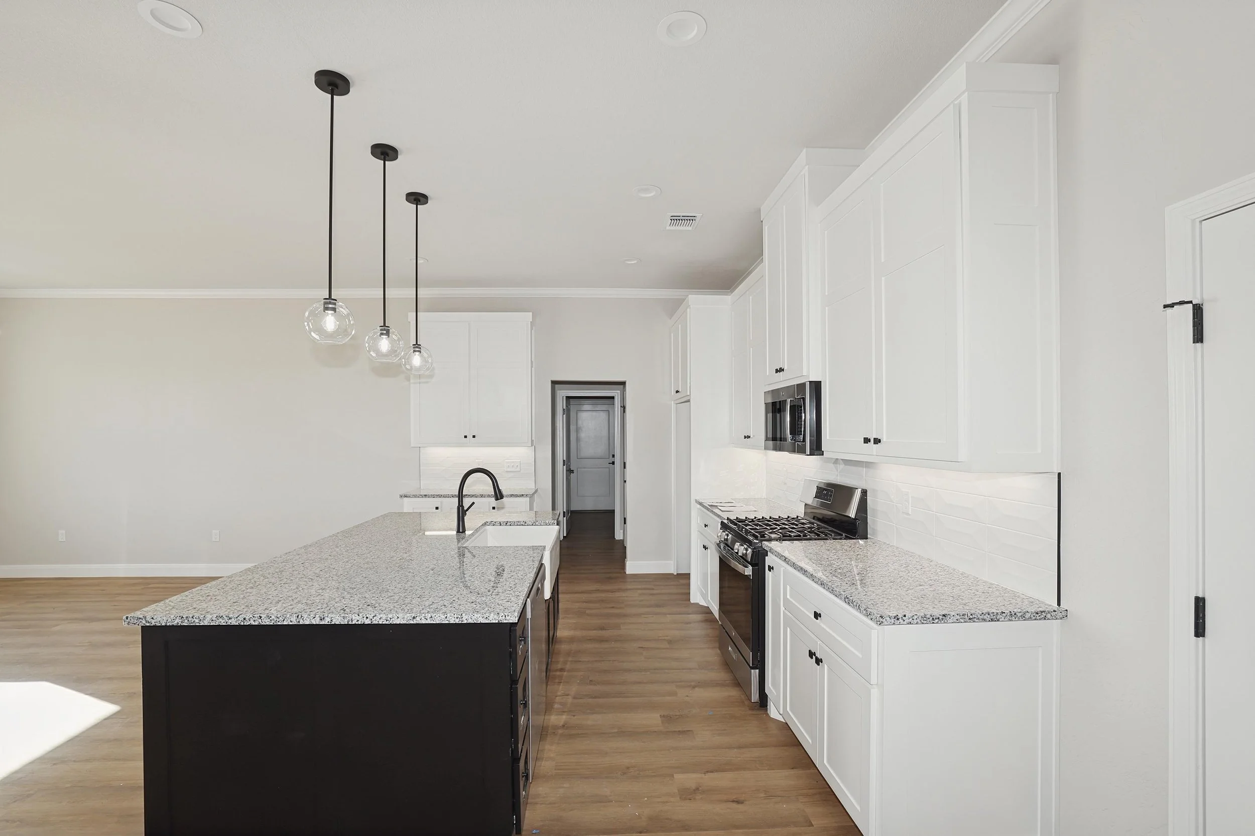 9-Kitchen.jpg
