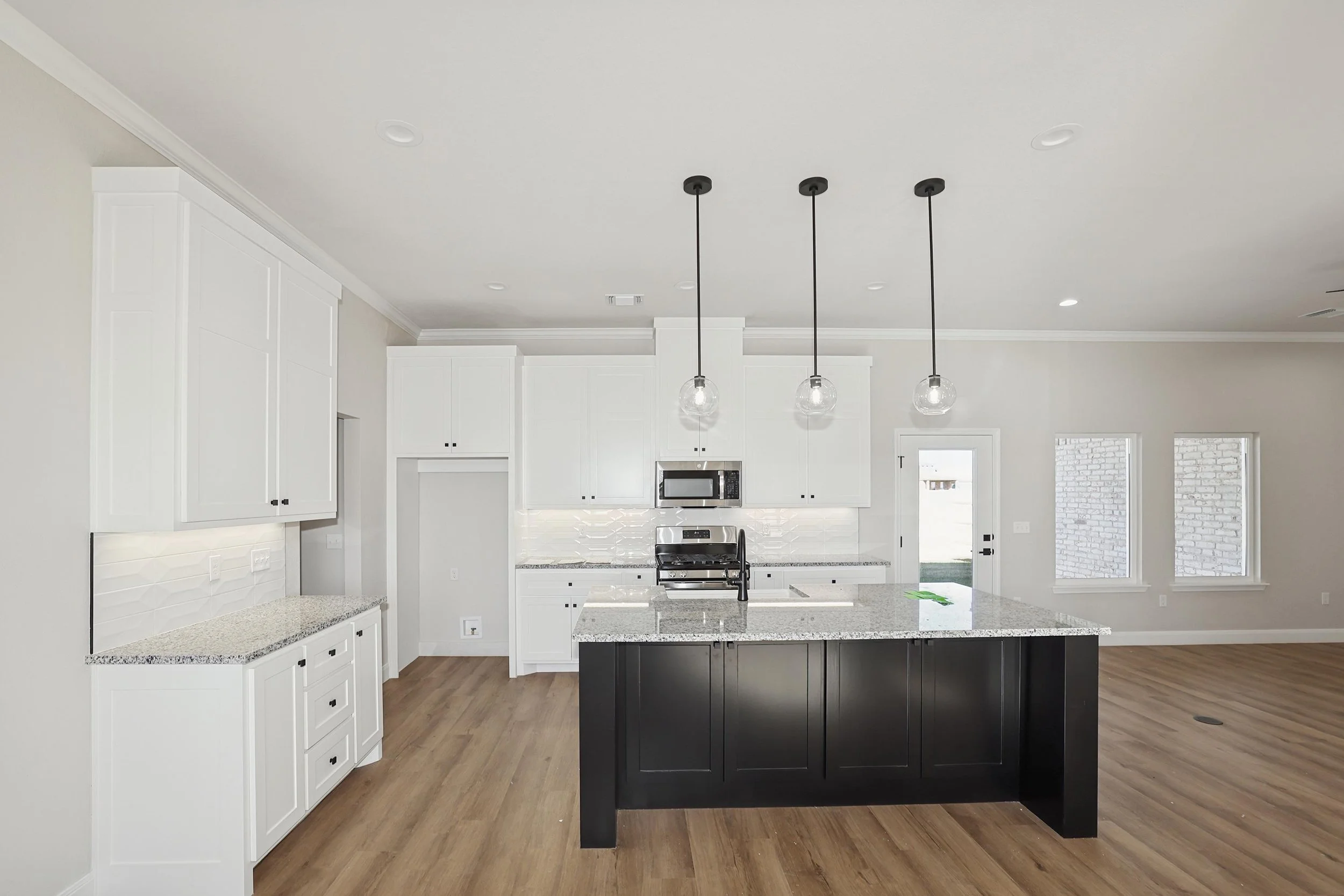 10-Kitchen.jpg