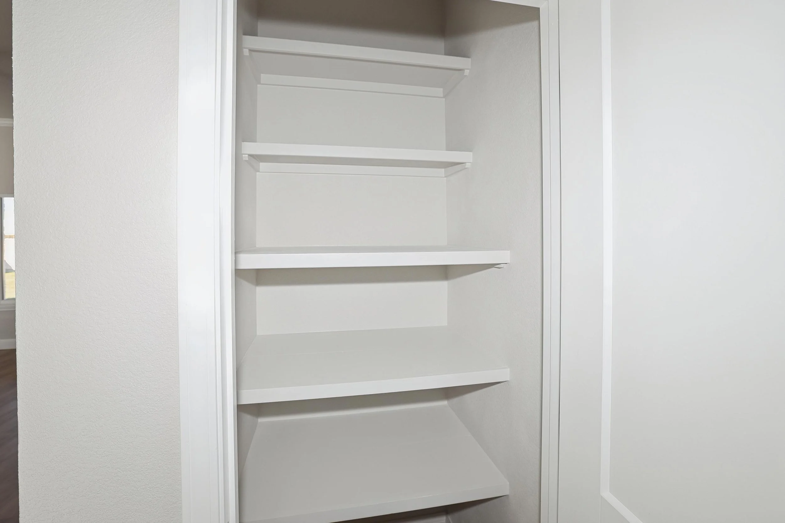 27-Hallway Storage.jpg