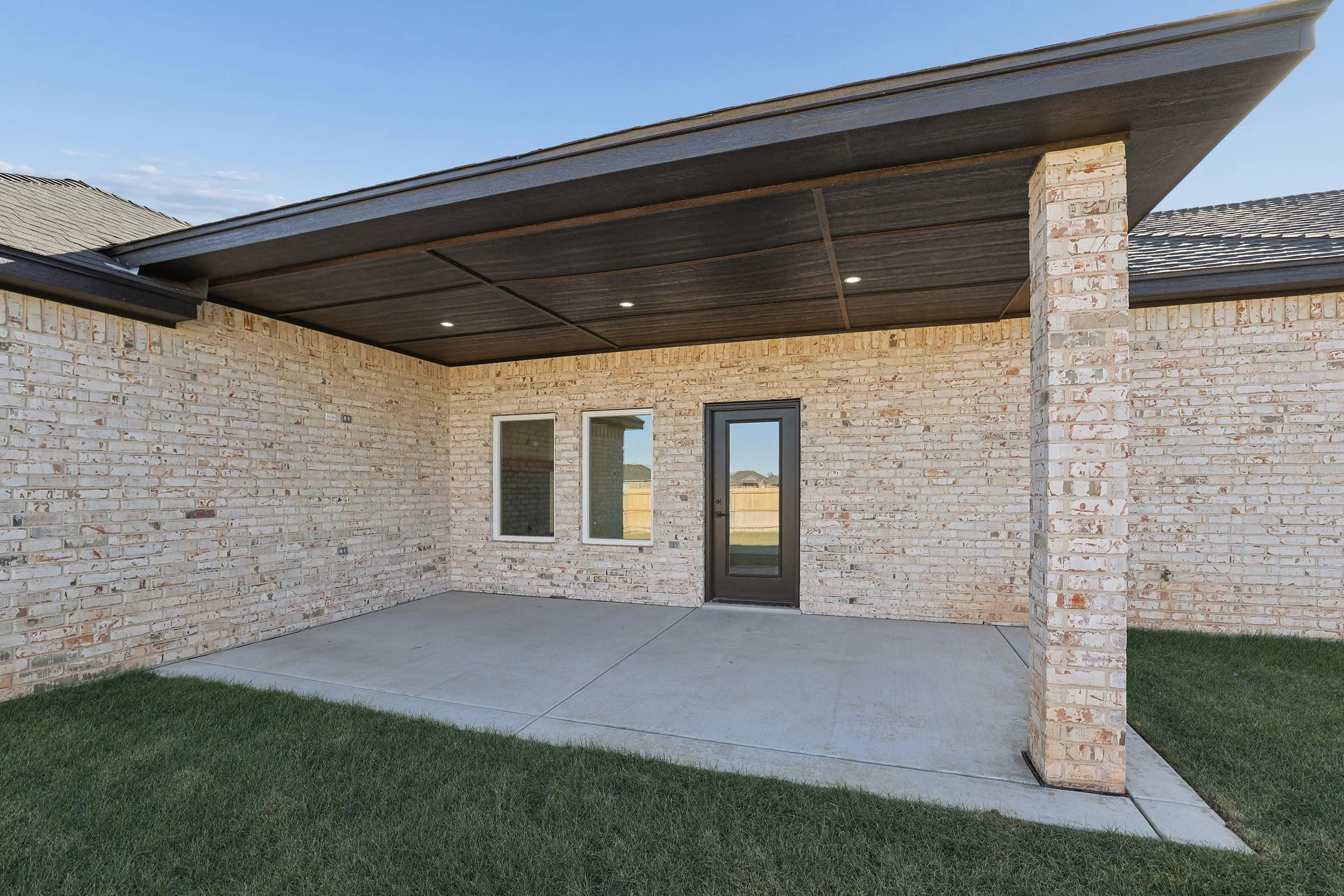 29-Back Patio.jpg