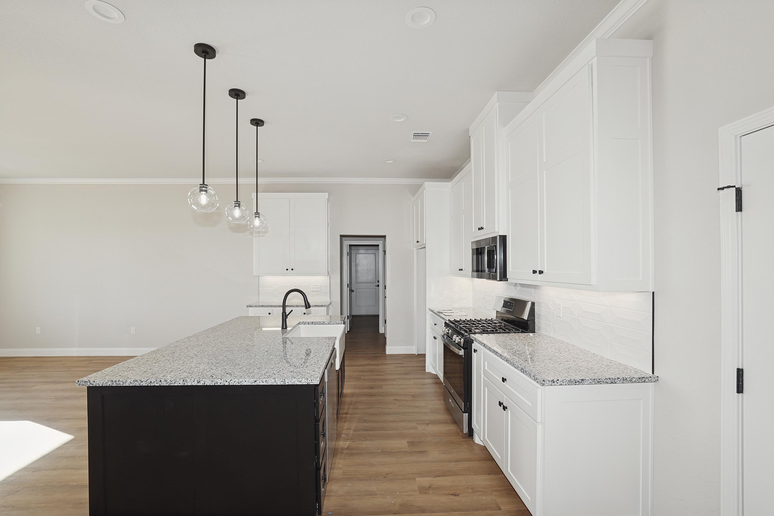 9-Kitchen.jpg