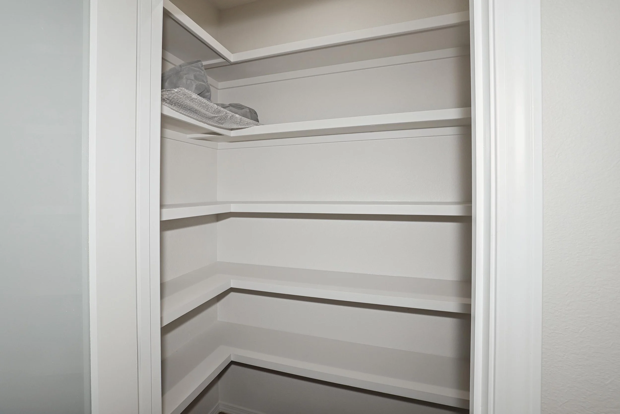 11-Pantry.jpg