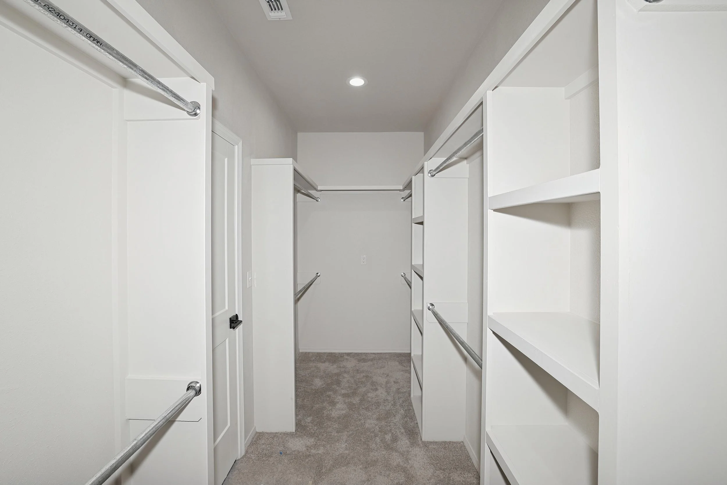 19-Primary Closet.jpg