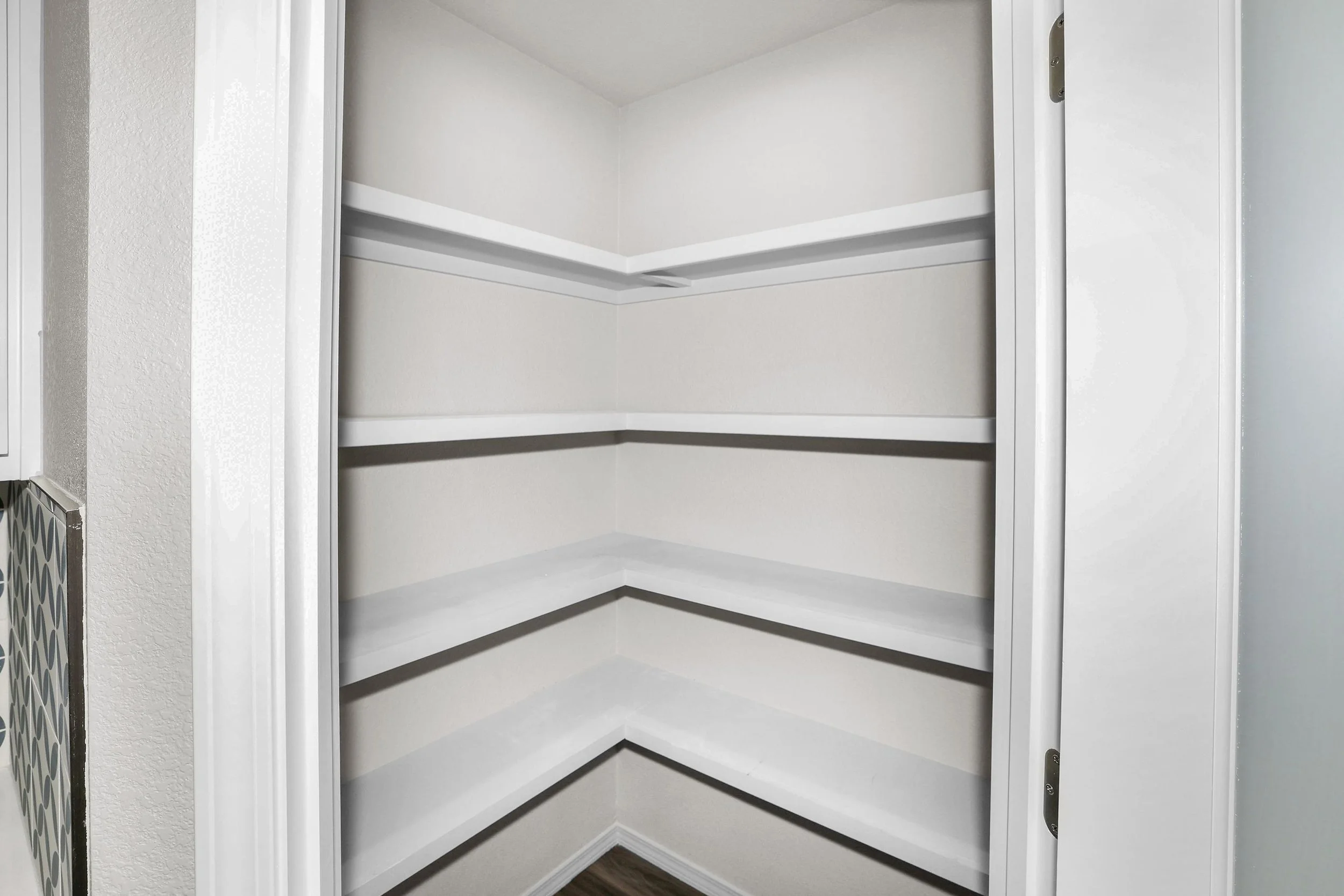 9-Pantry.jpg
