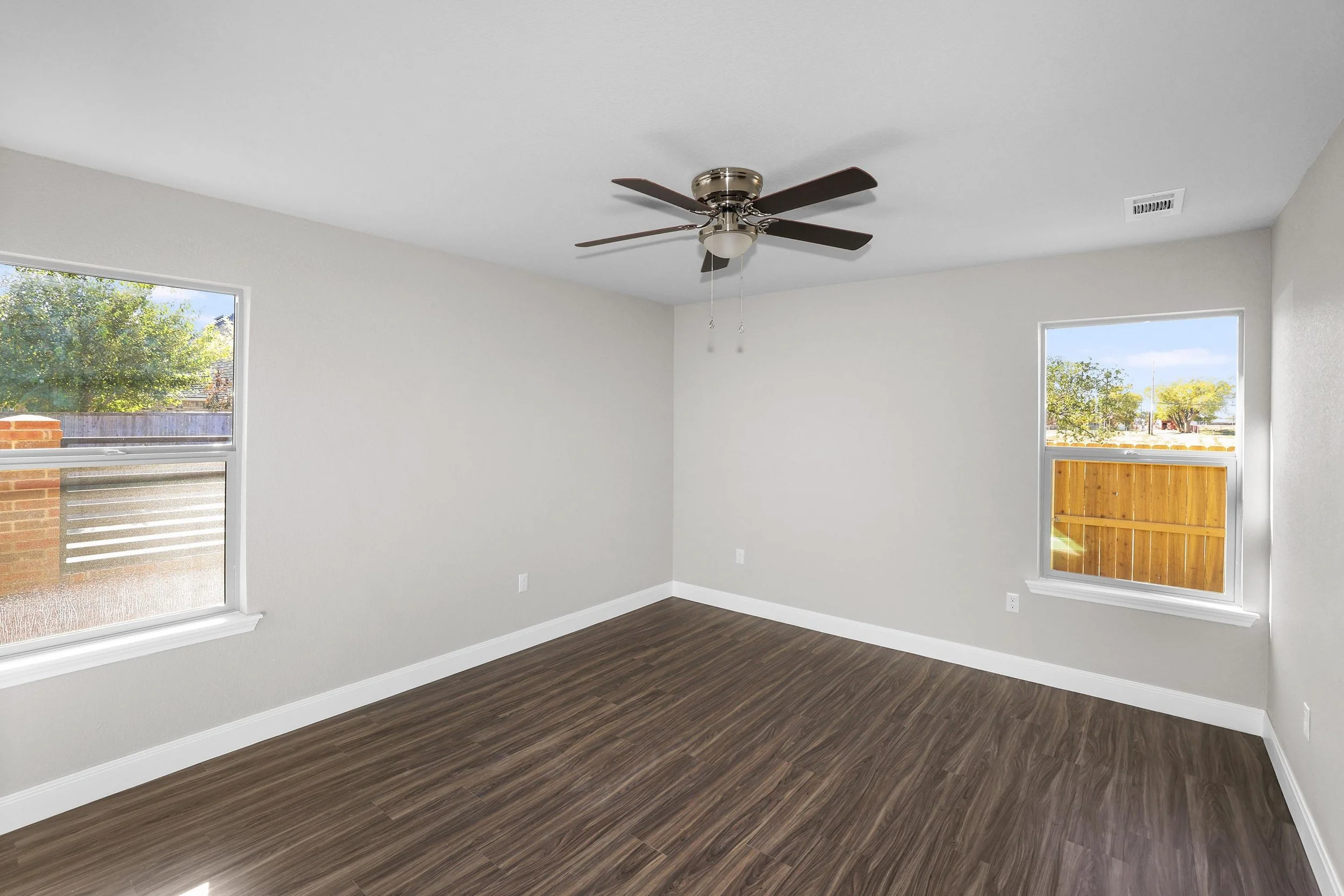 10-Primary Bedroom.jpg