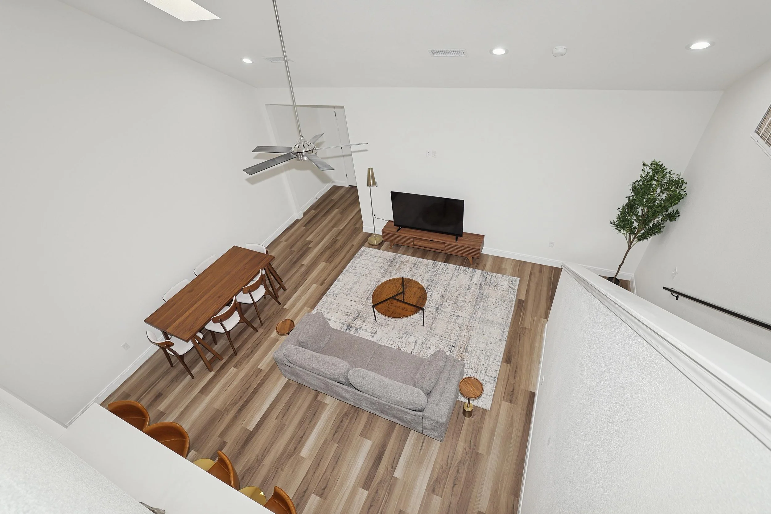 6-Living Area Overlook.jpg