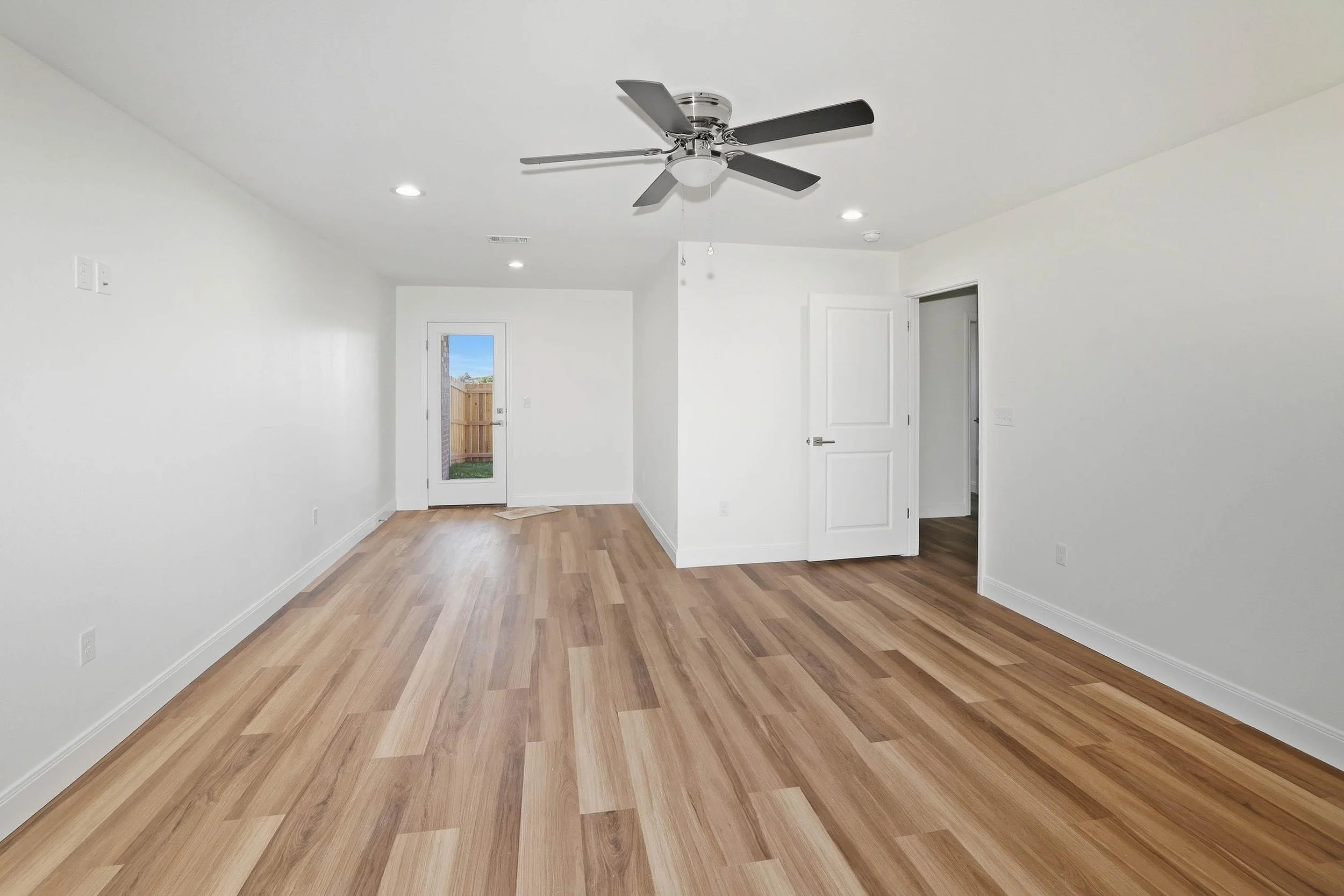 10-Primary Bedroom.jpg