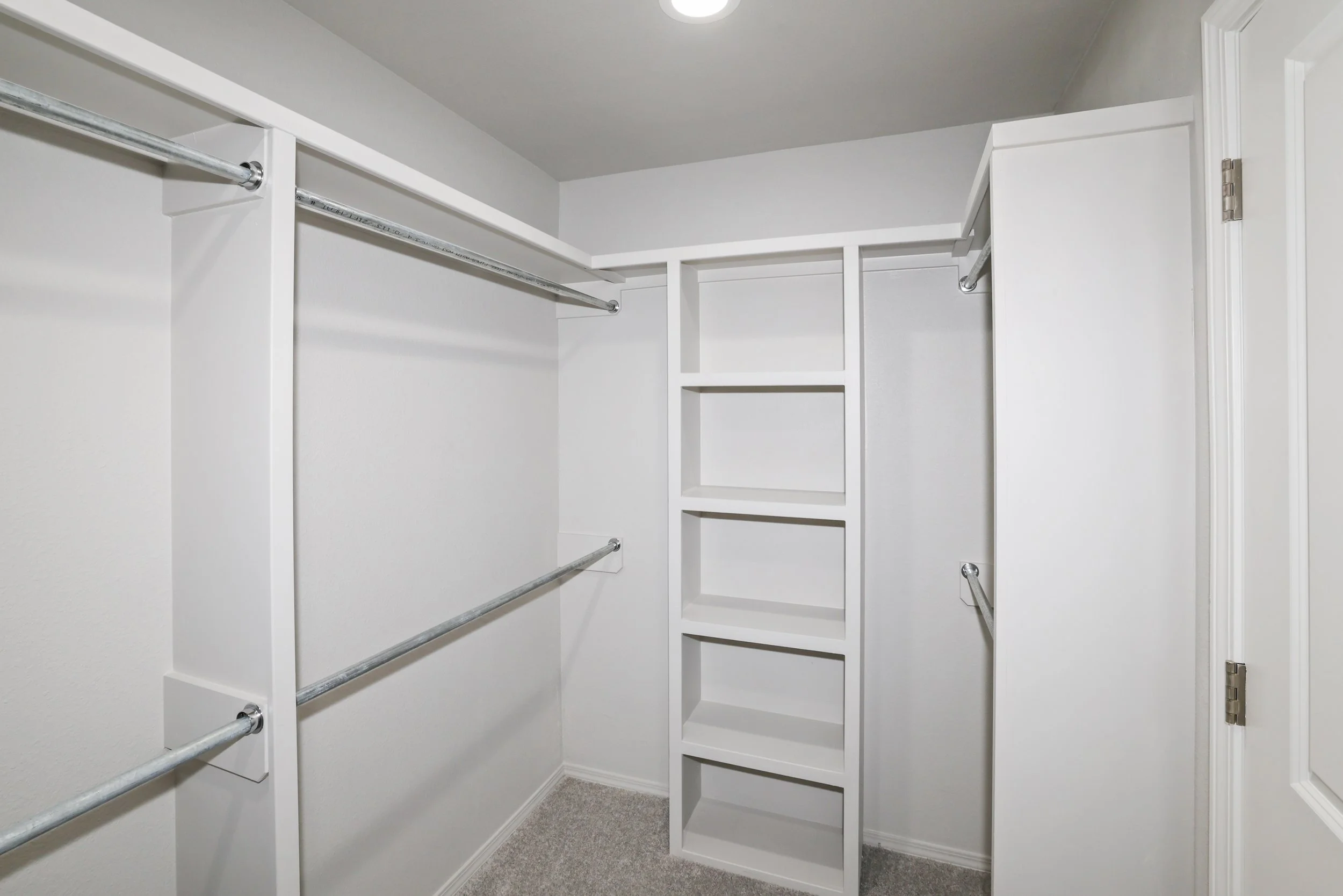 17-Primary Closet.jpg