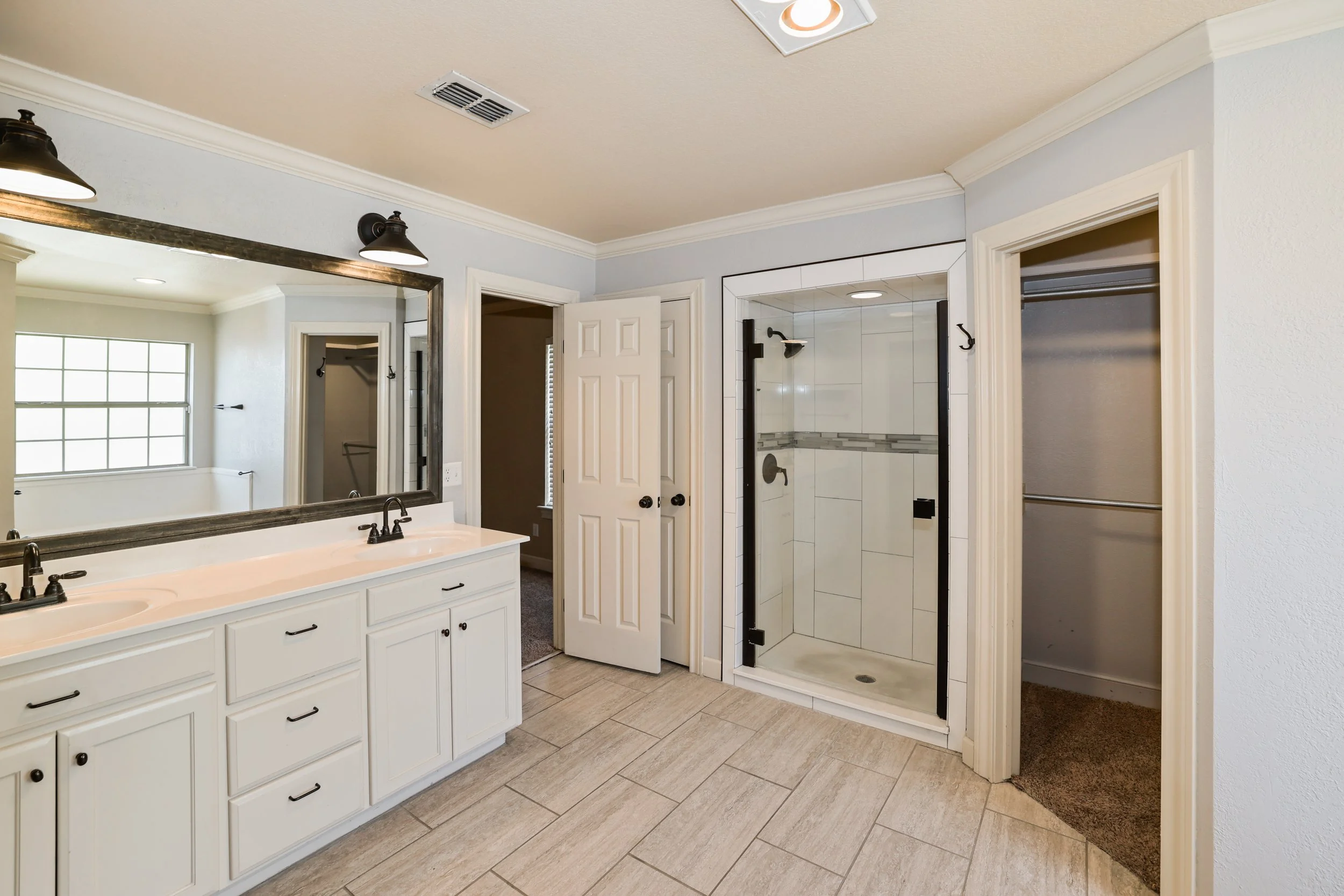 Master Bath2.jpg