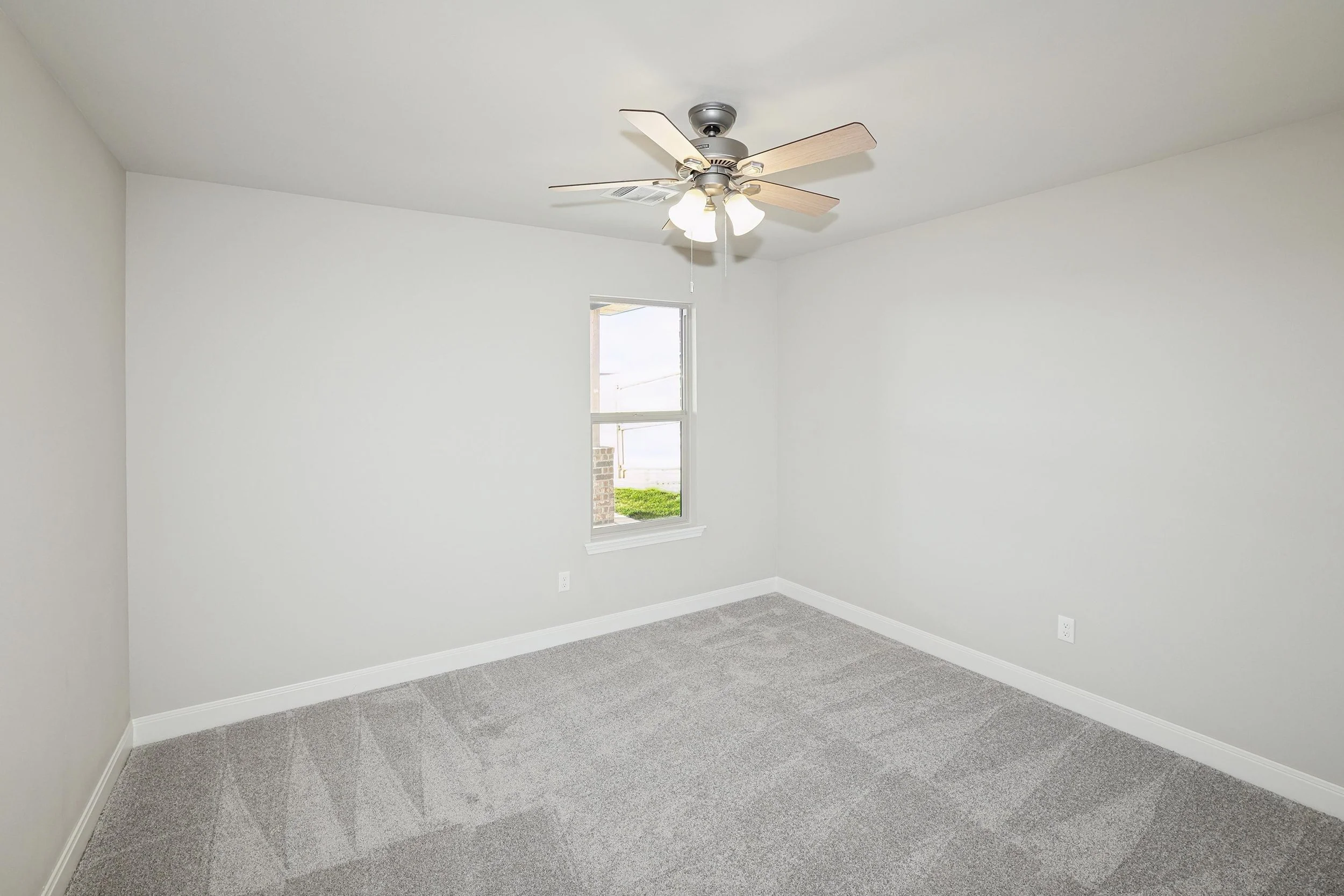 18-3rd Bedroom.jpg