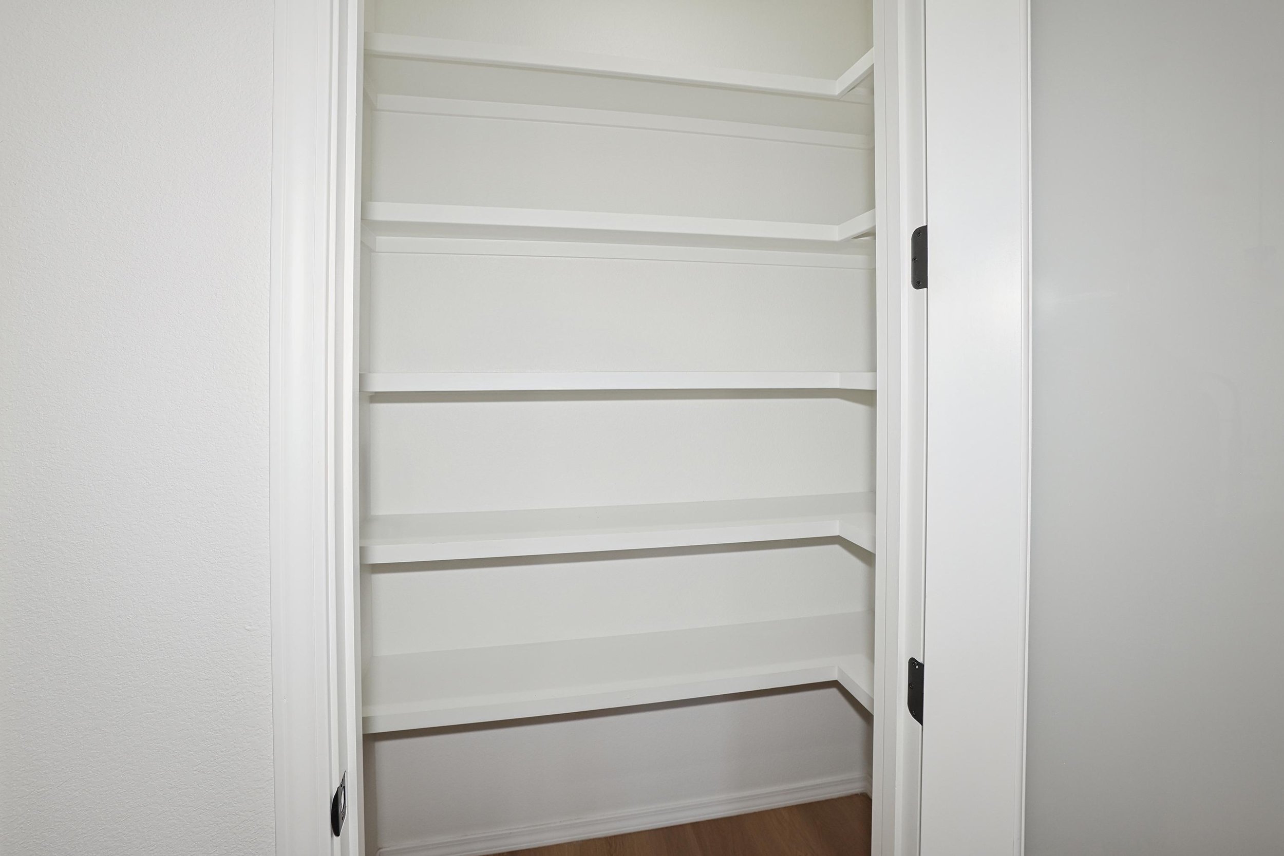 8-Pantry.jpg