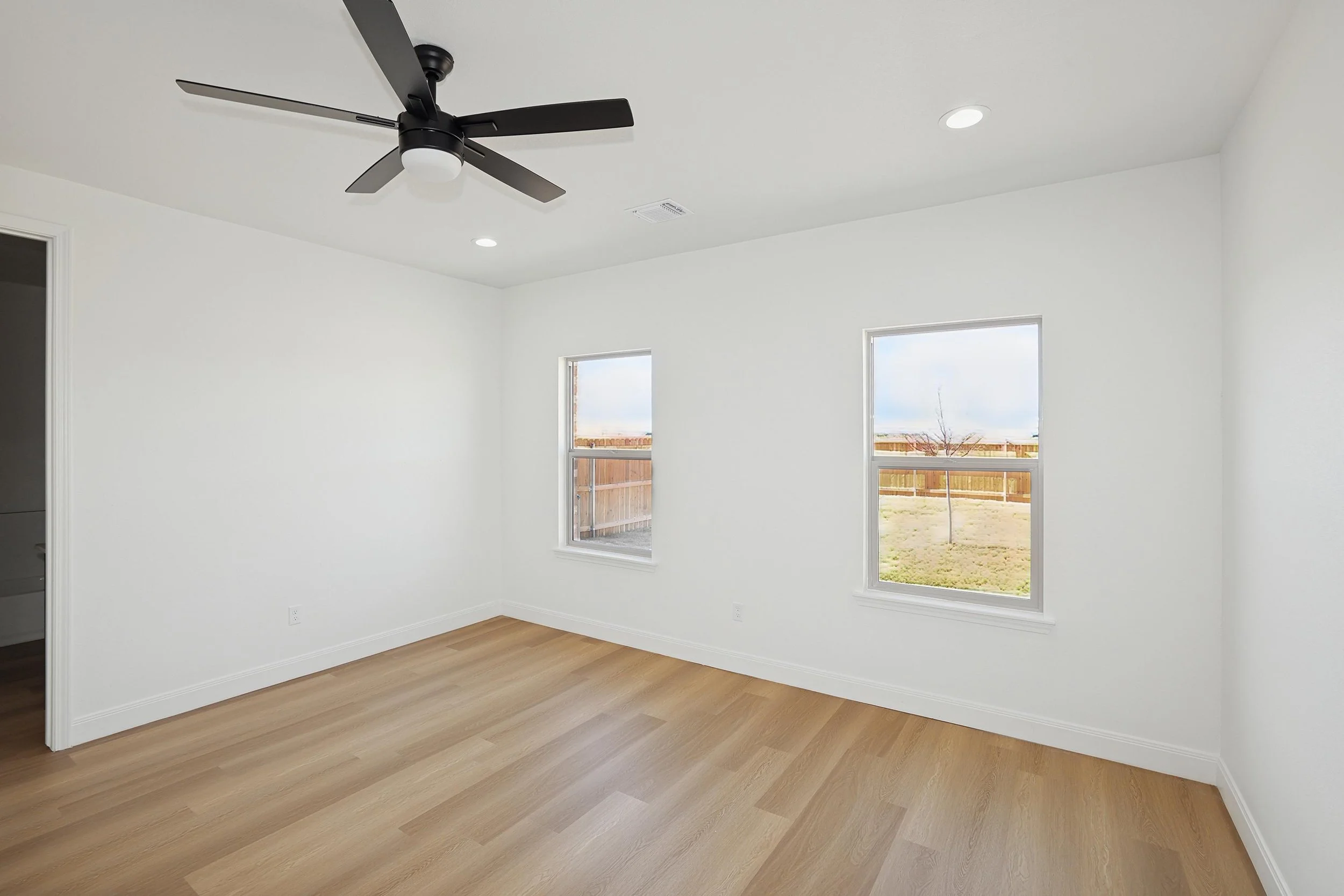 10-Primary Bedroom.jpg