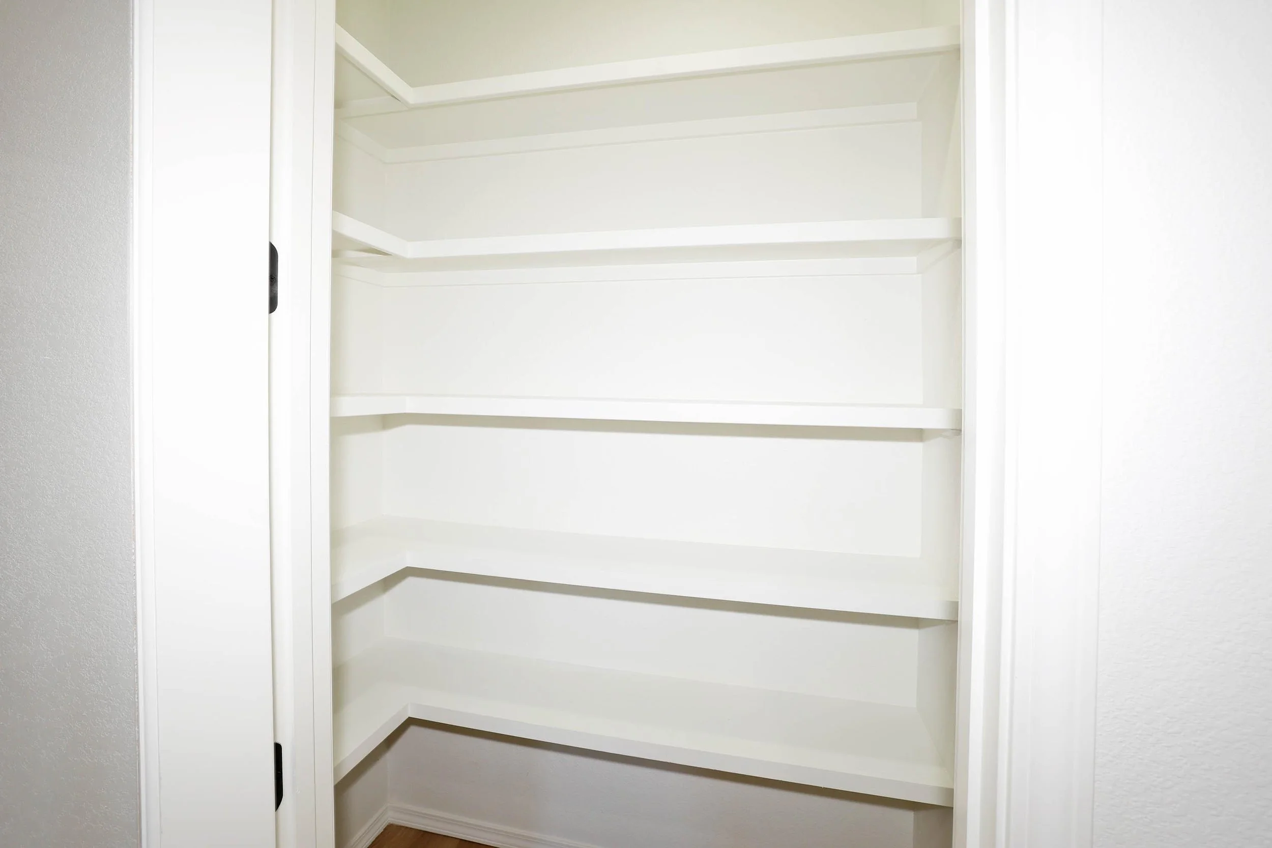 8-Pantry.jpg