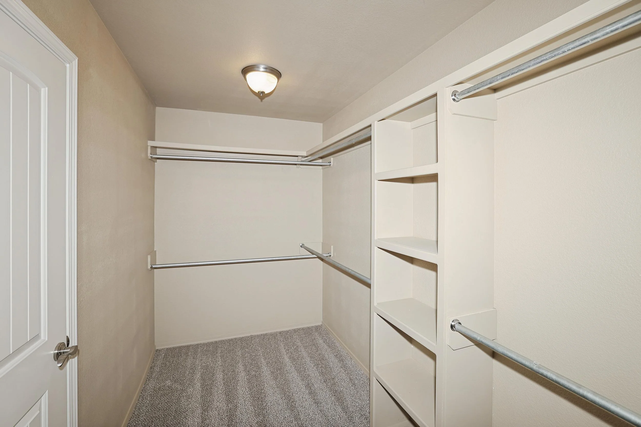 18-Primary Closet.jpg