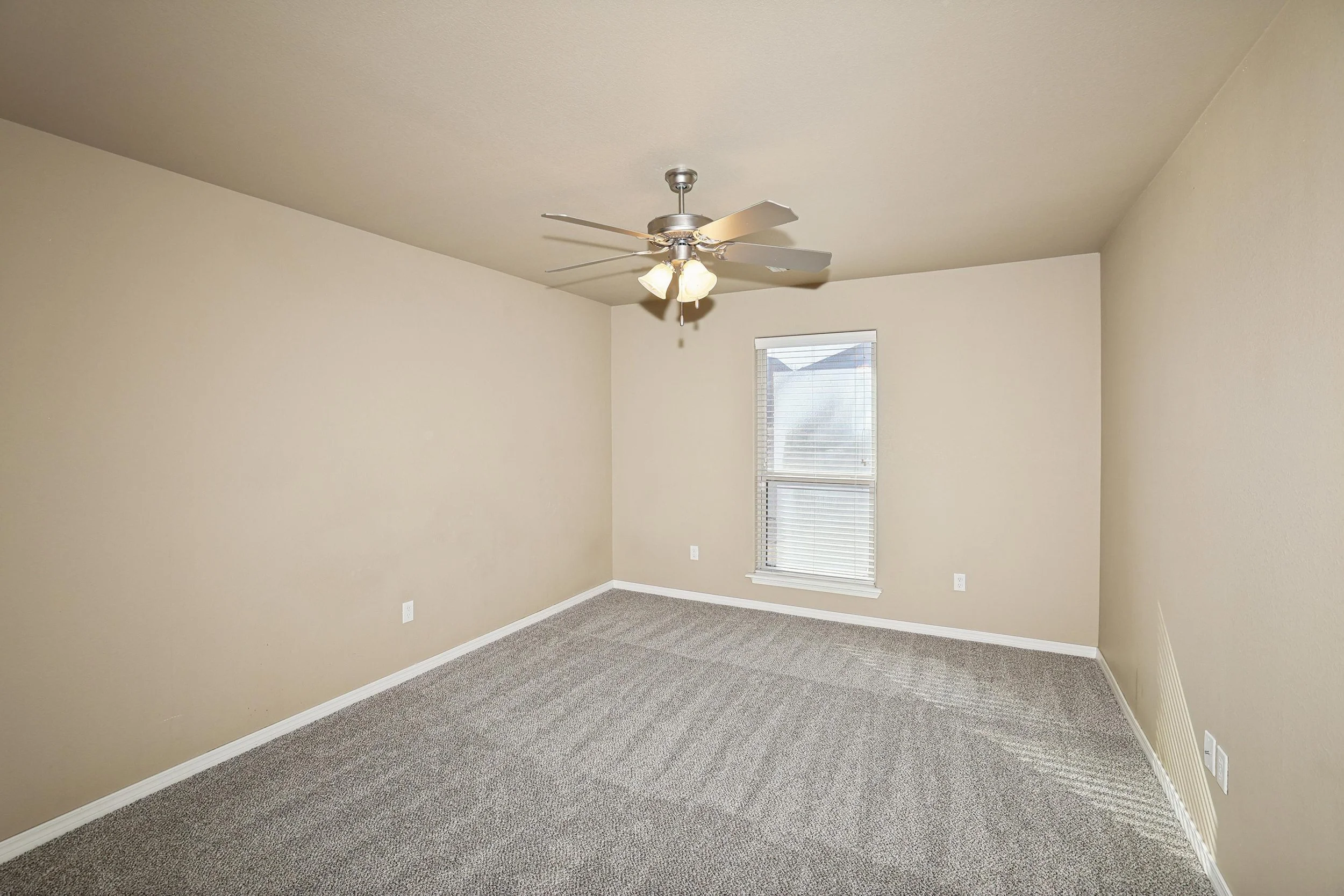 20-2nd Bedroom.jpg