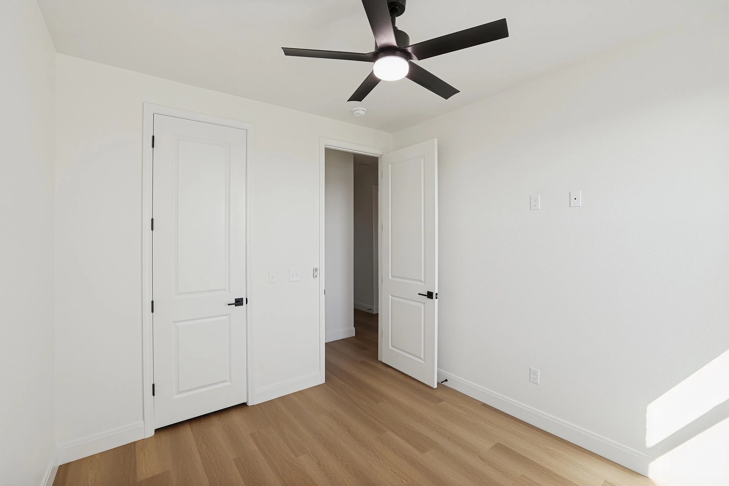 18-2nd Bedroom.jpg