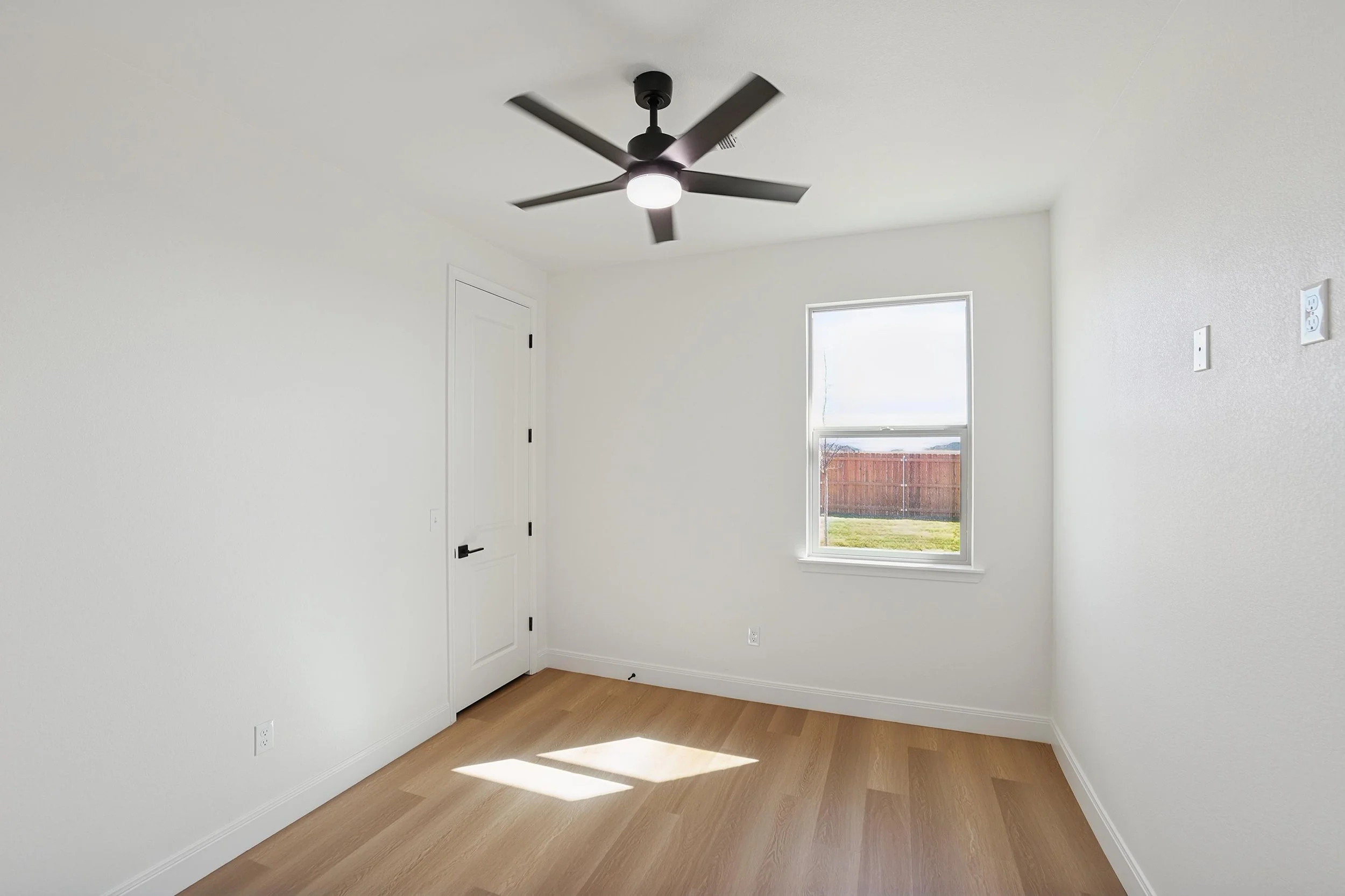 20-3rd Bedroom.jpg