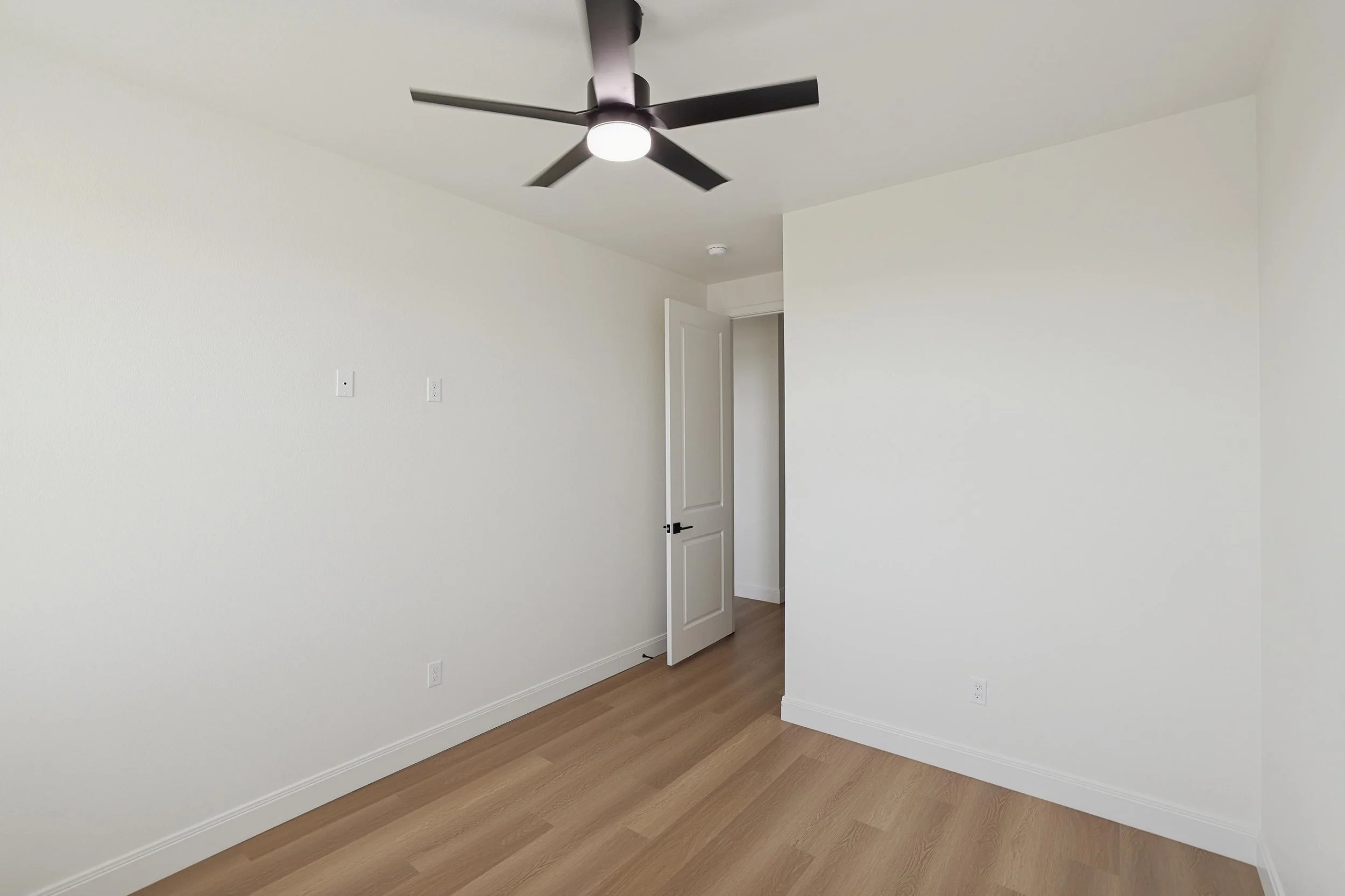 21-3rd Bedroom.jpg
