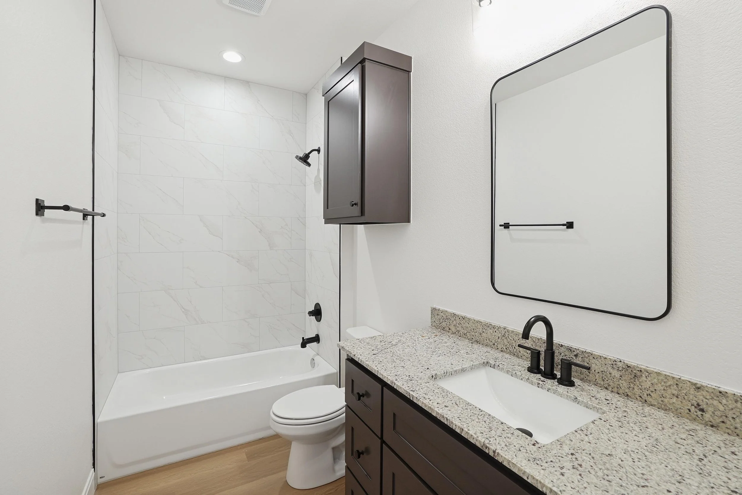 23-Bathroom.jpg