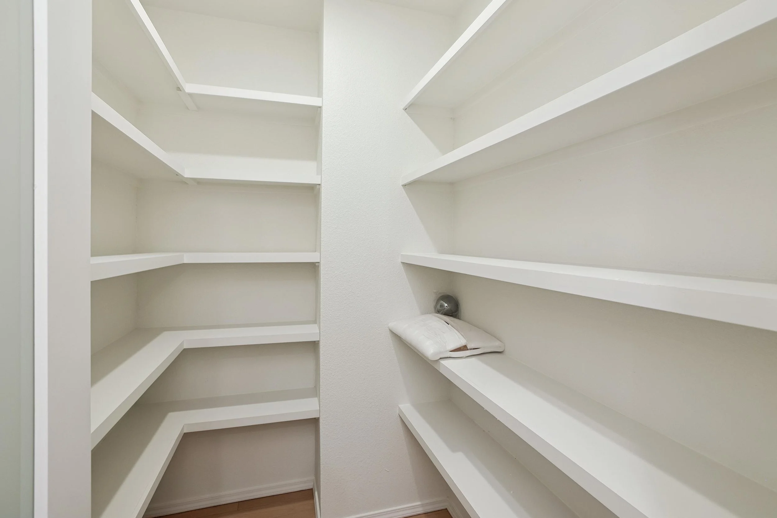 13-Kitchen Pantry.jpg