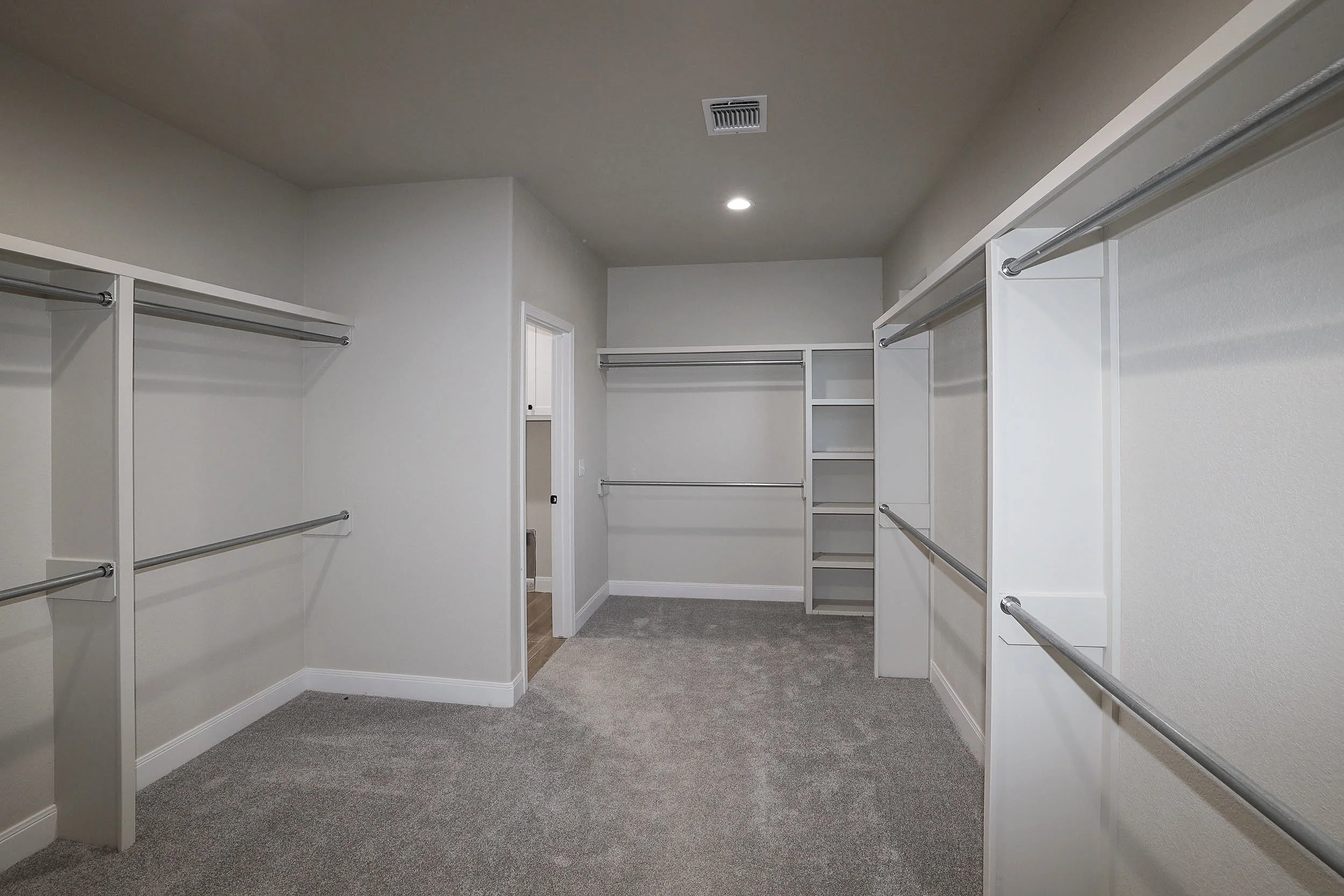 Master Closet2.jpg